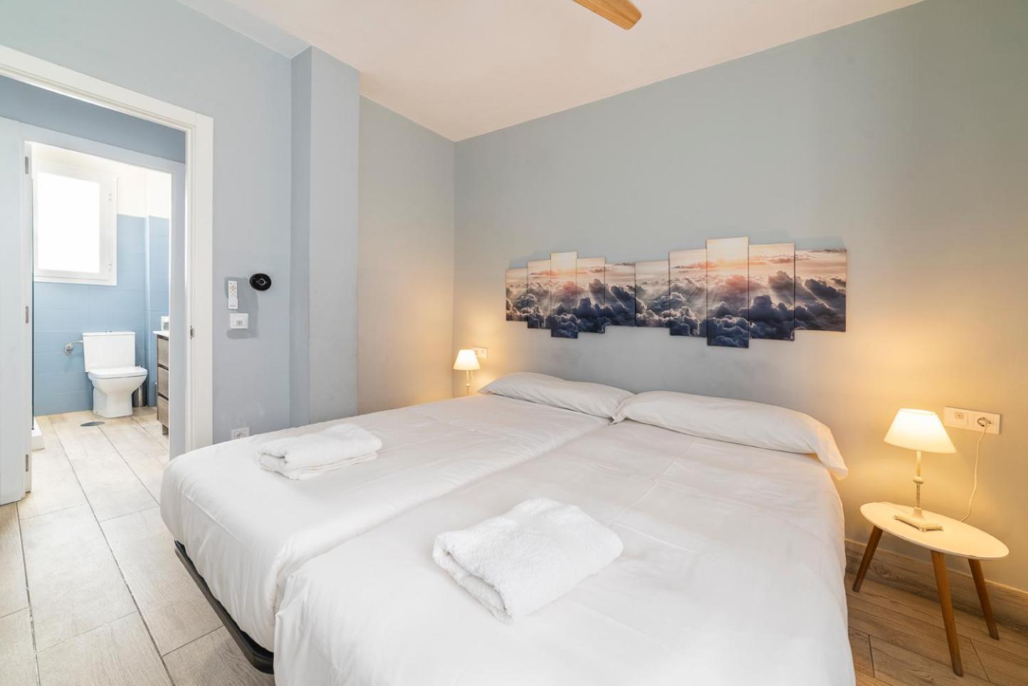 Trendy Penthouse By The Bullring Apartment *