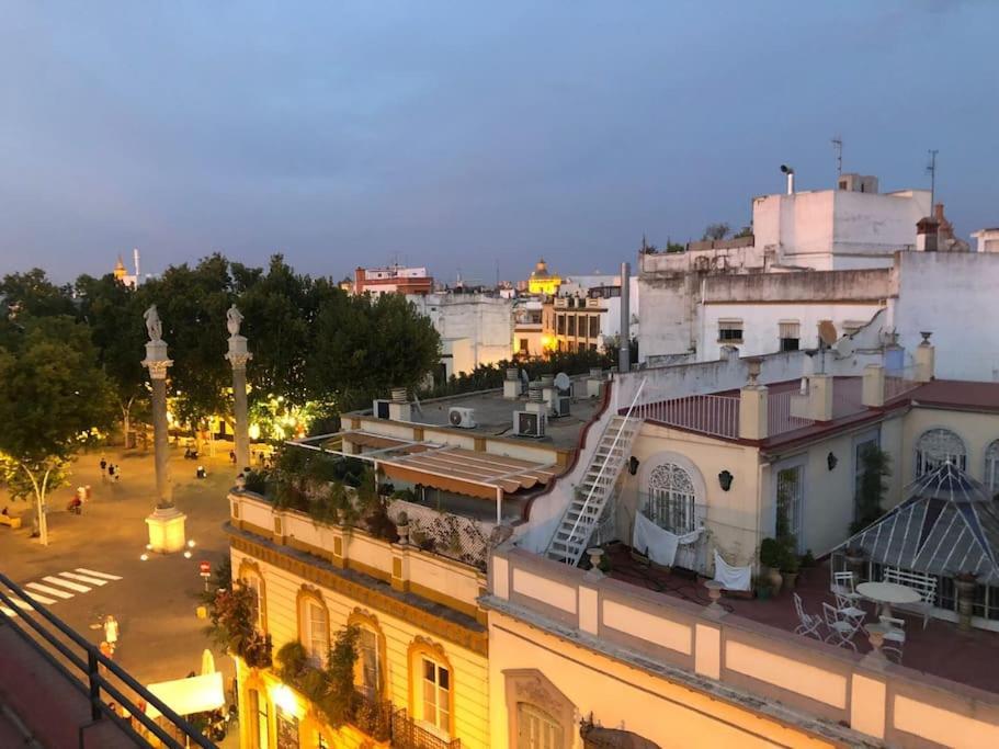 Apartment En Centro Con Vistas A La Plaza Alameda De Hercules - Hasta 6 Personas *