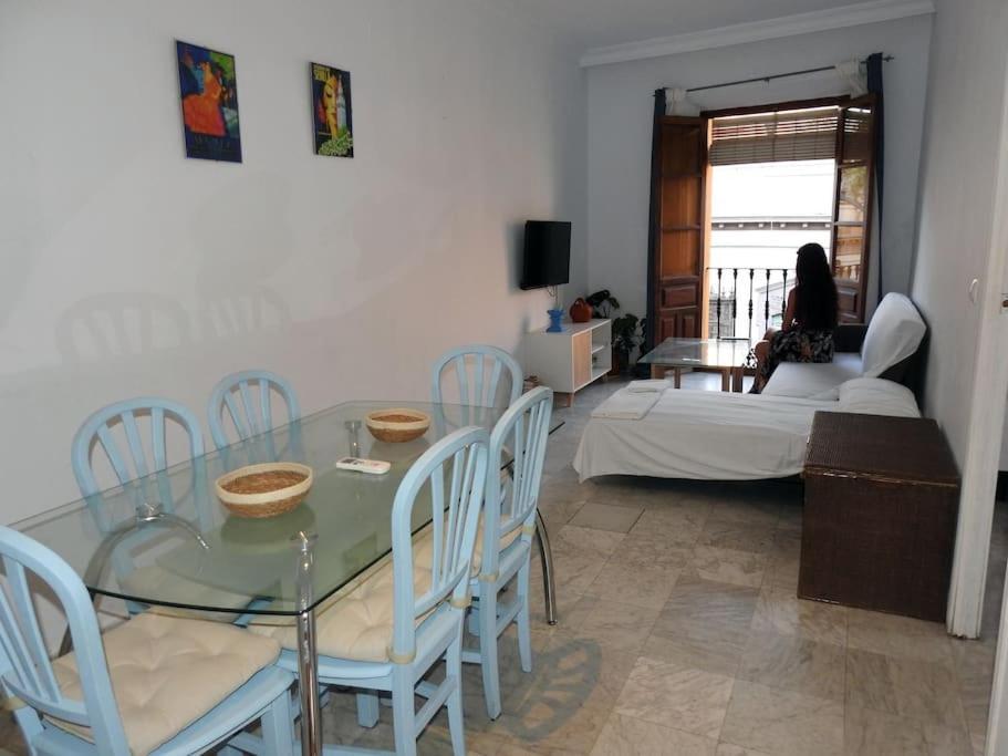 Apartment En Centro Con Vistas A La Plaza Alameda De Hercules - Hasta 6 Personas *