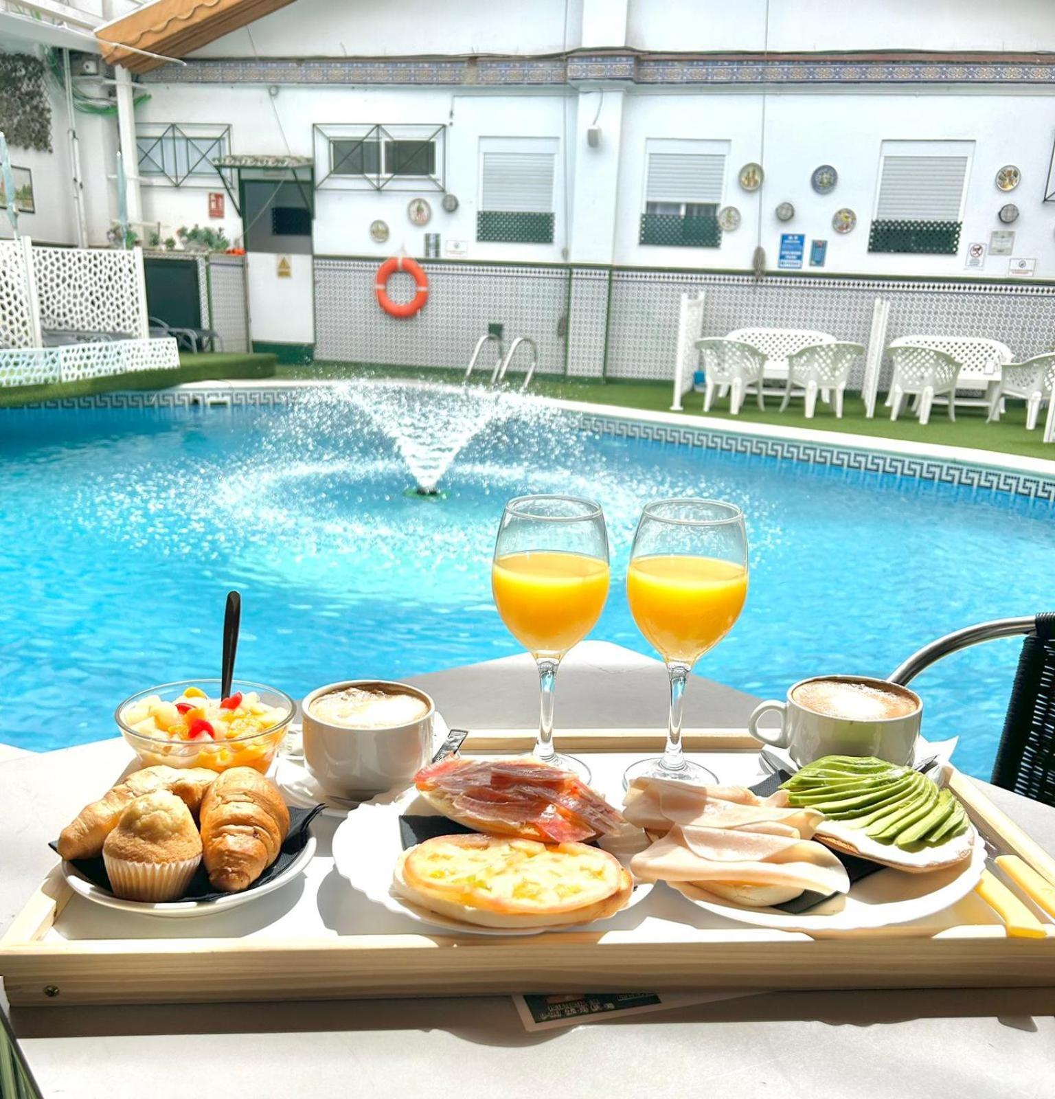 Avenida Andalucia - Solo Adultos * Seville