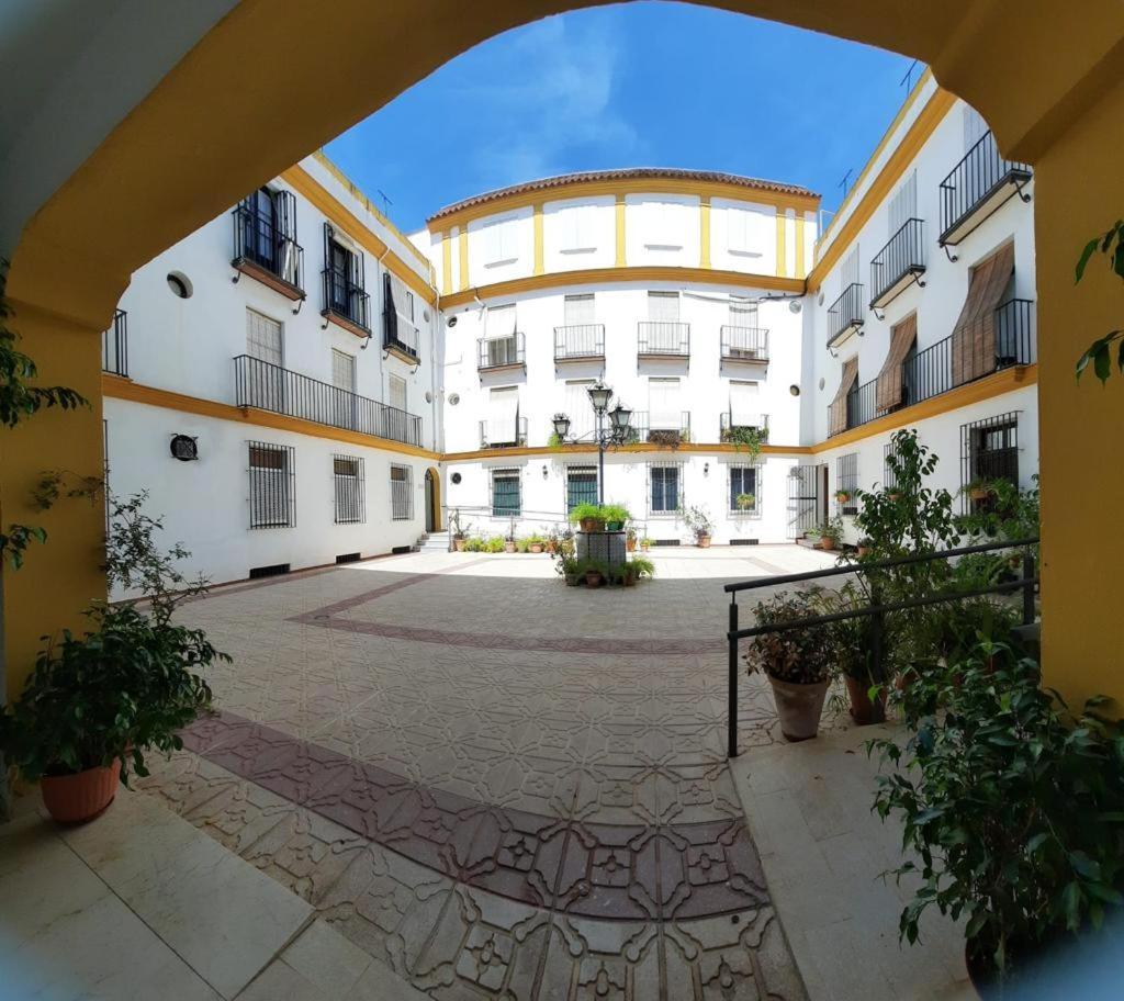 Budget And Cute With Balcony Center * Seville