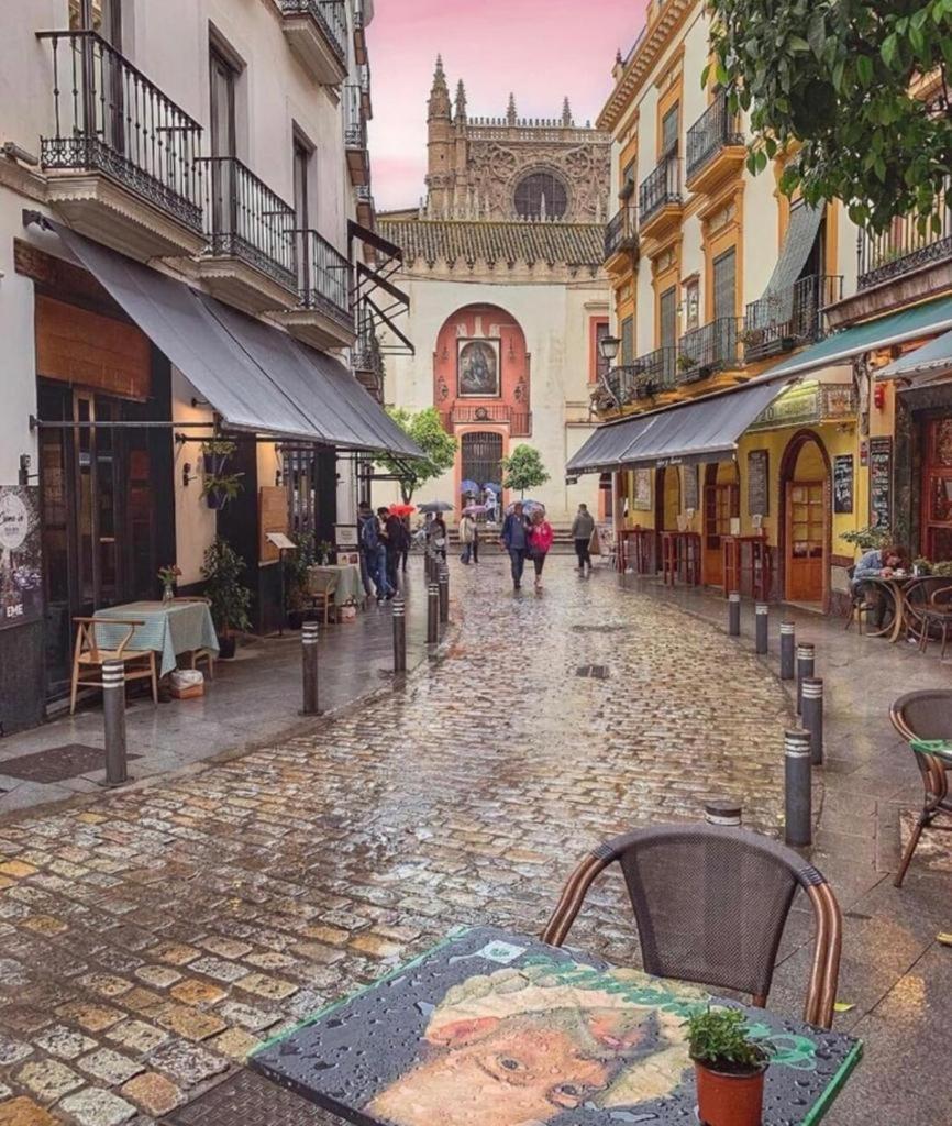 Budget And Cute With Balcony Center * Seville
