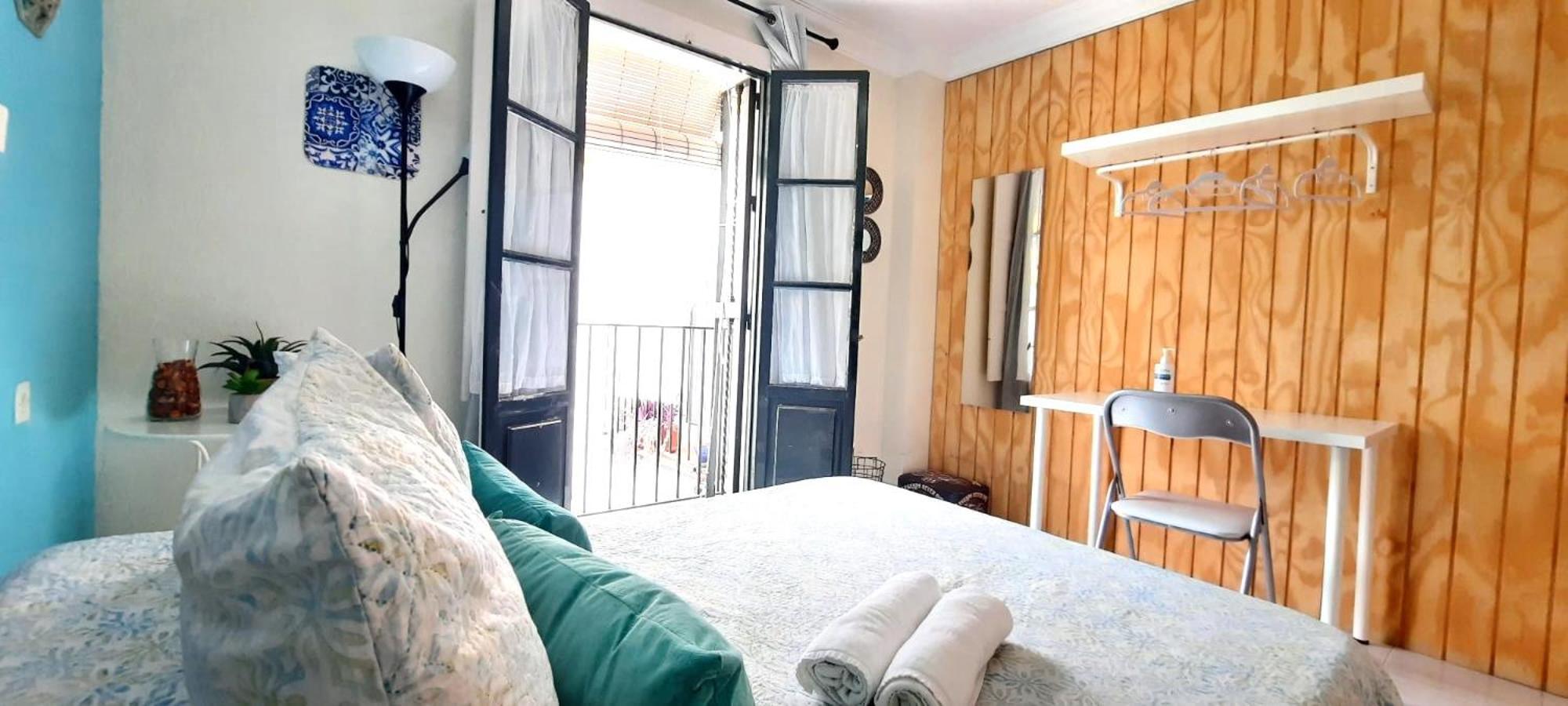 Budget And Cute With Balcony Center Seville