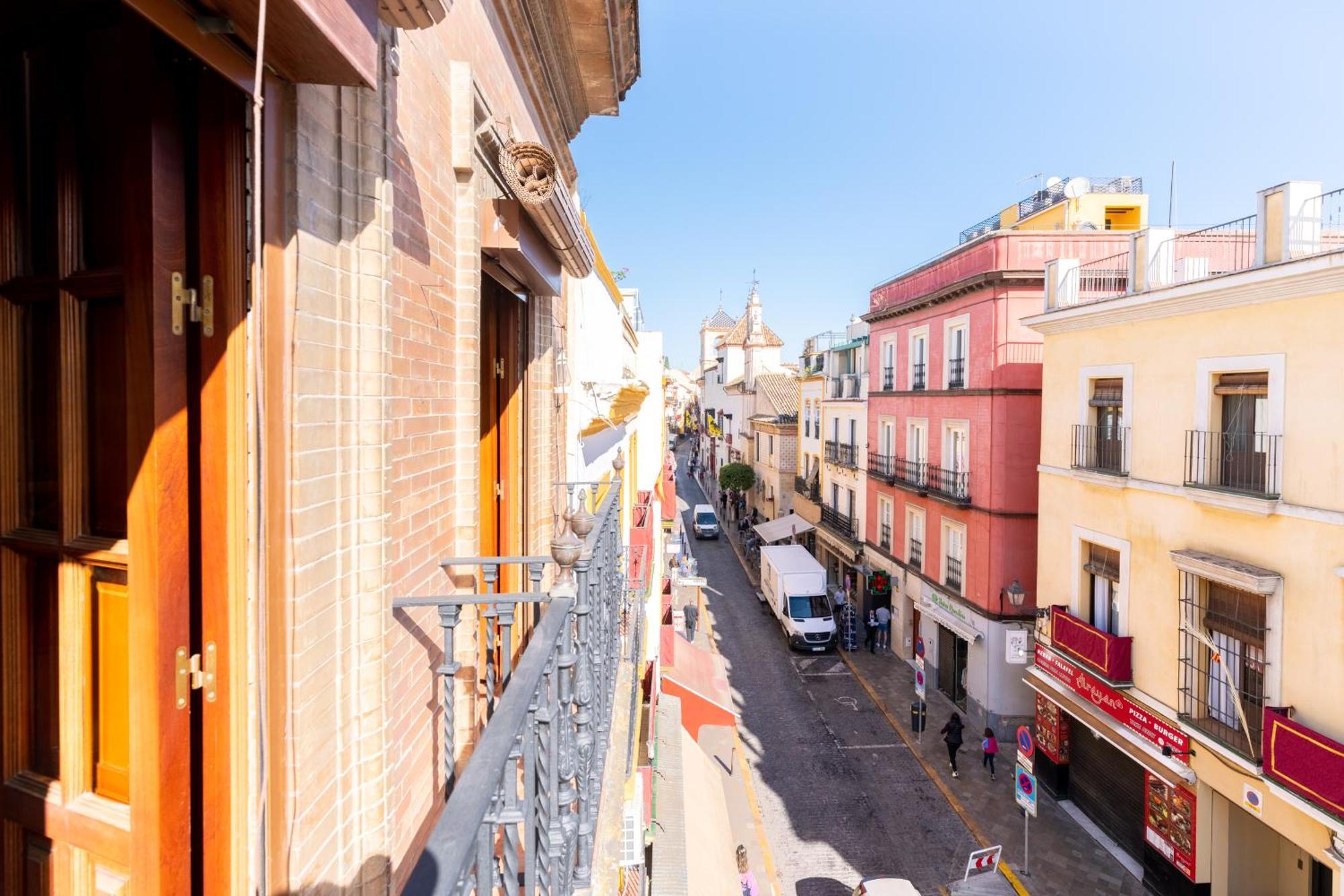 Aoa Gardens Family House Apartment Seville
