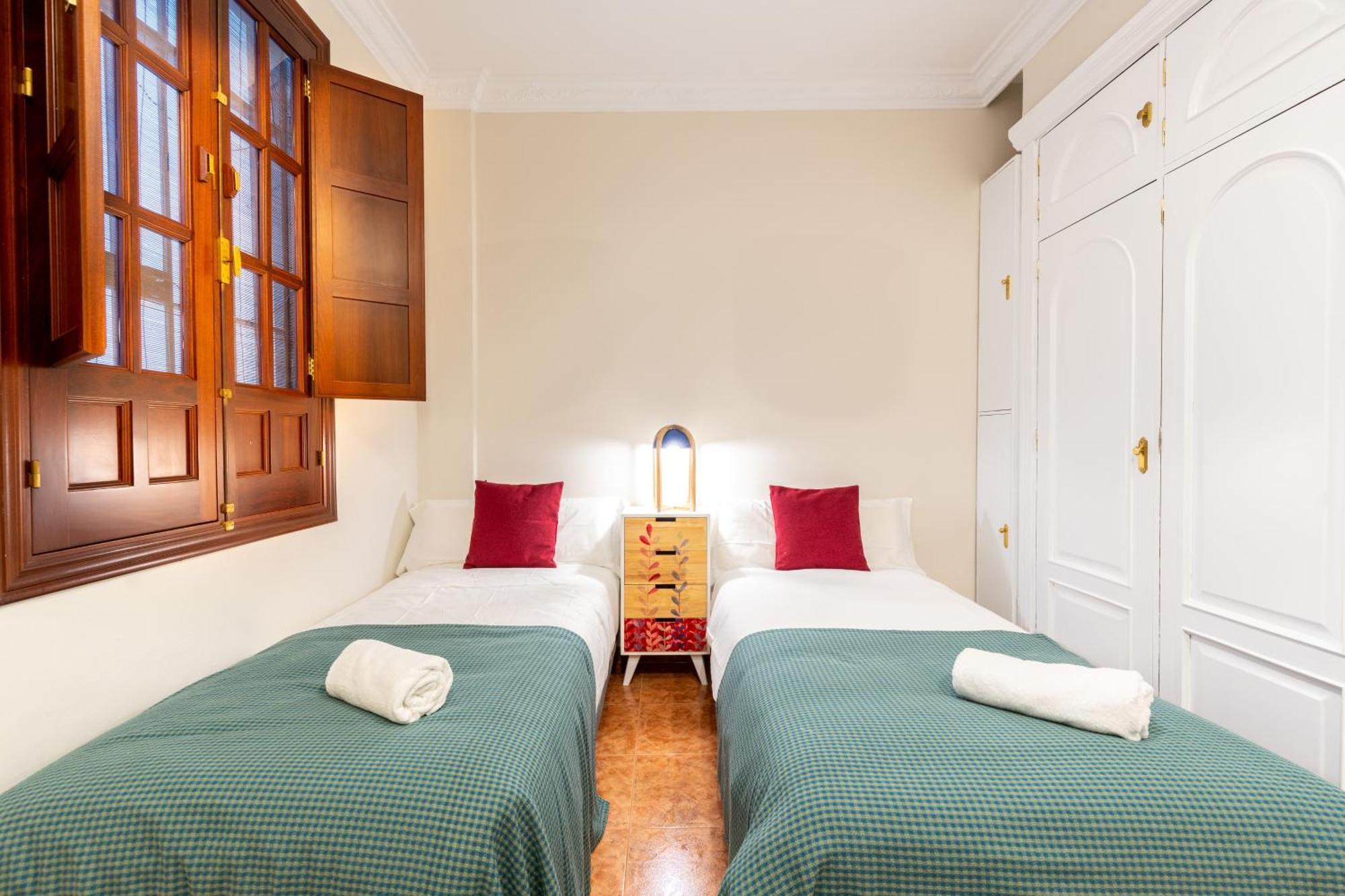 Aoa Gardens Family House Apartment Seville