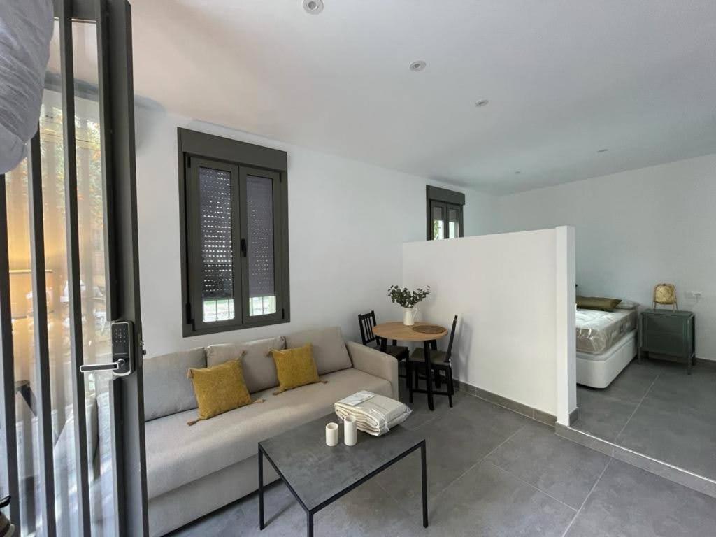 Complejo Pinta18 At1, At2 Y At3 Apartment Seville