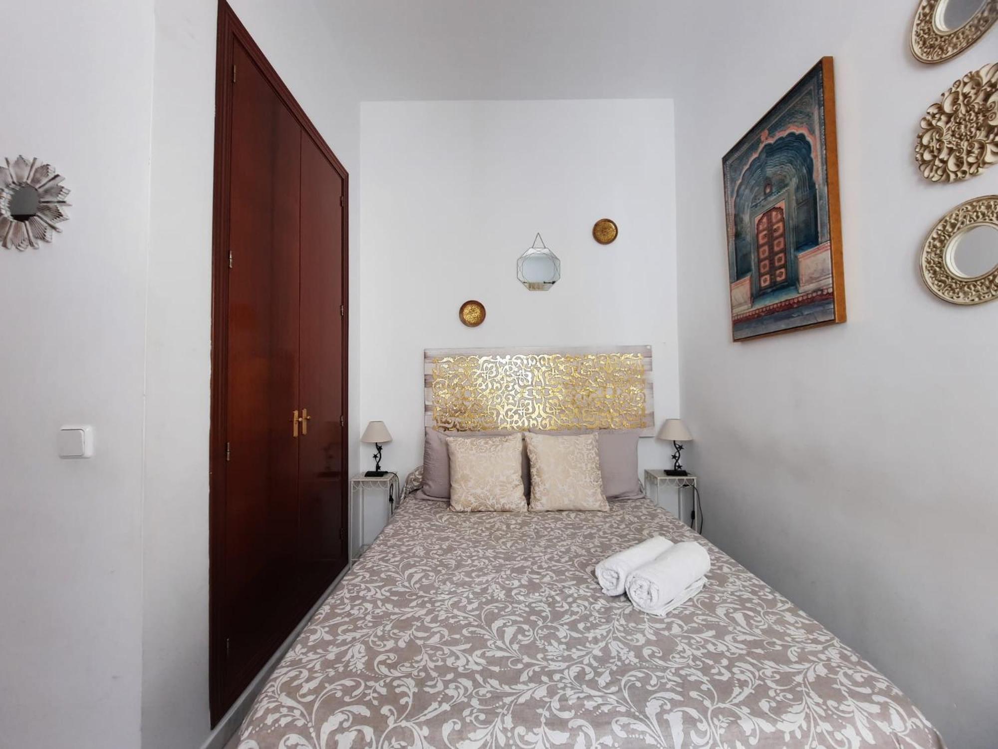 Budget & Lovely Setas * Sevilla