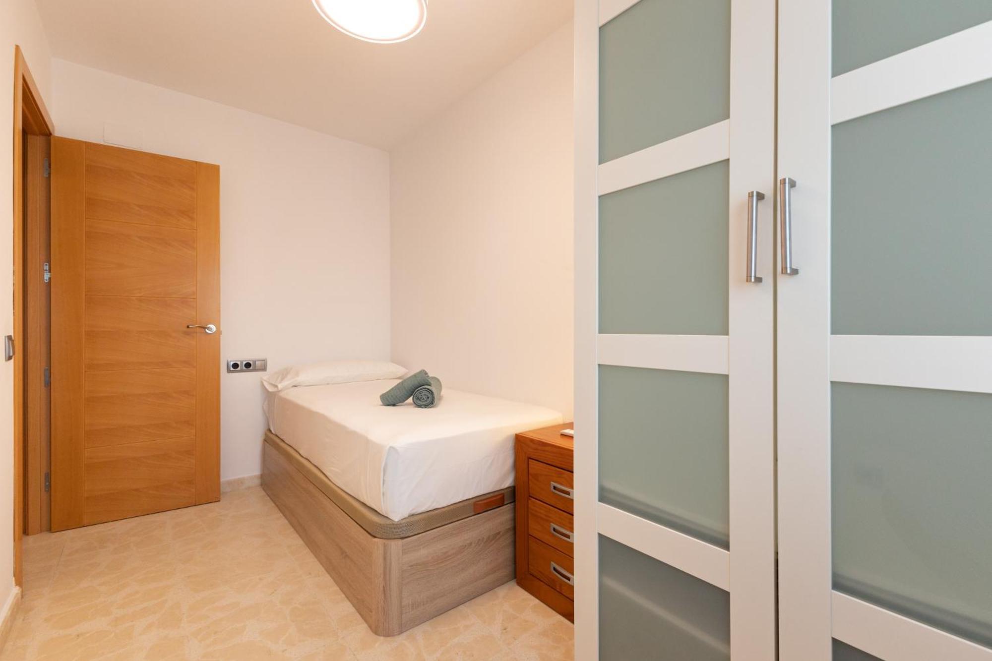 Apartment Charming 3 Bedroom At Triana Center By Oui *