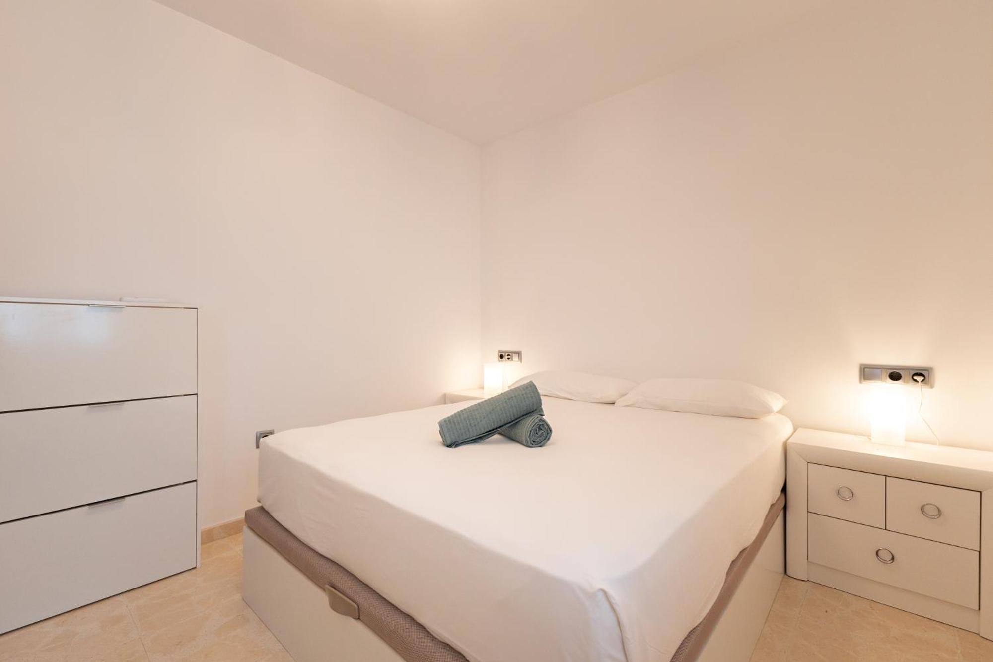 Apartment Charming 3 Bedroom At Triana Center By Oui *