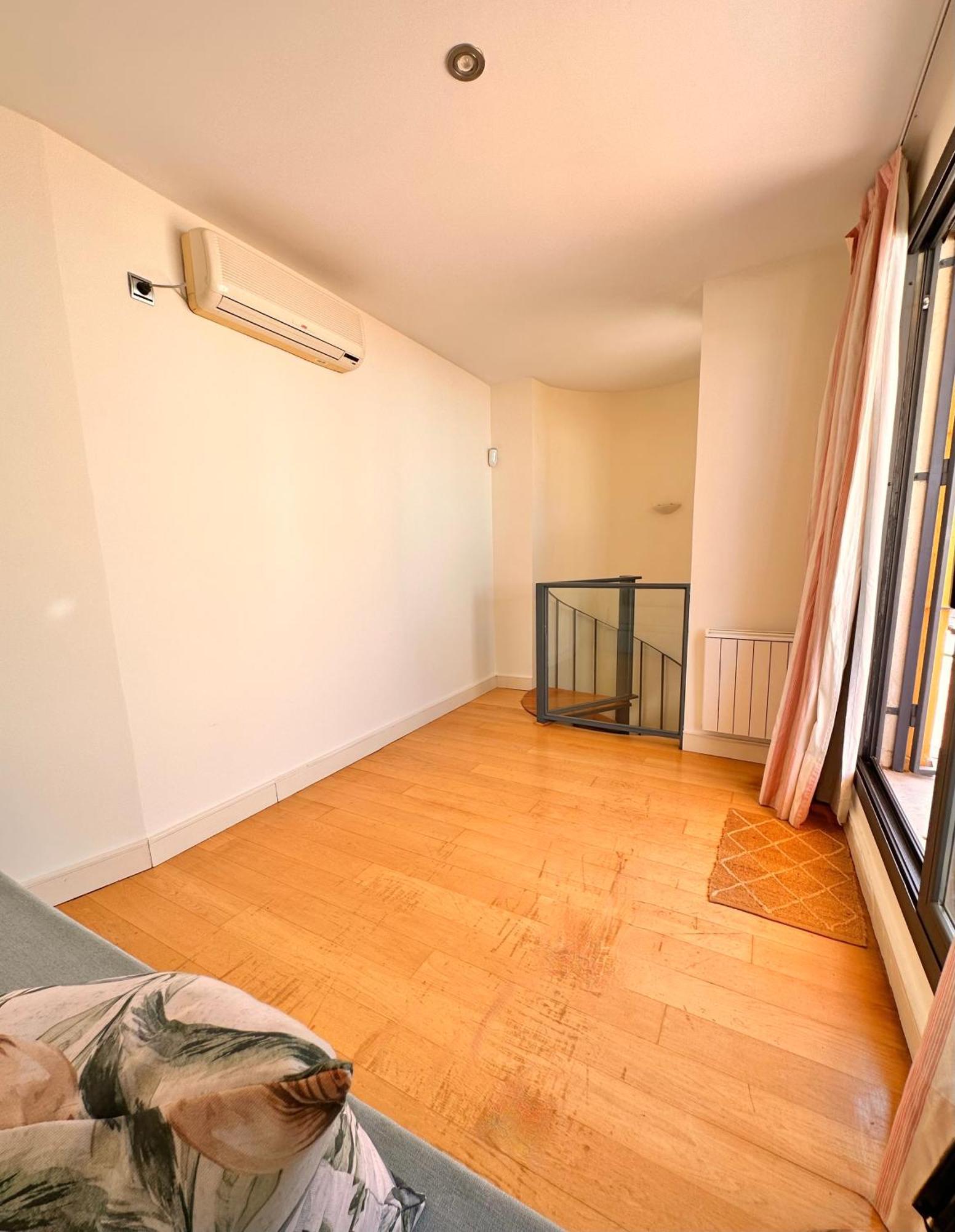 Penthouse Near Cathedral Private Rooftop Private Parking Apartment