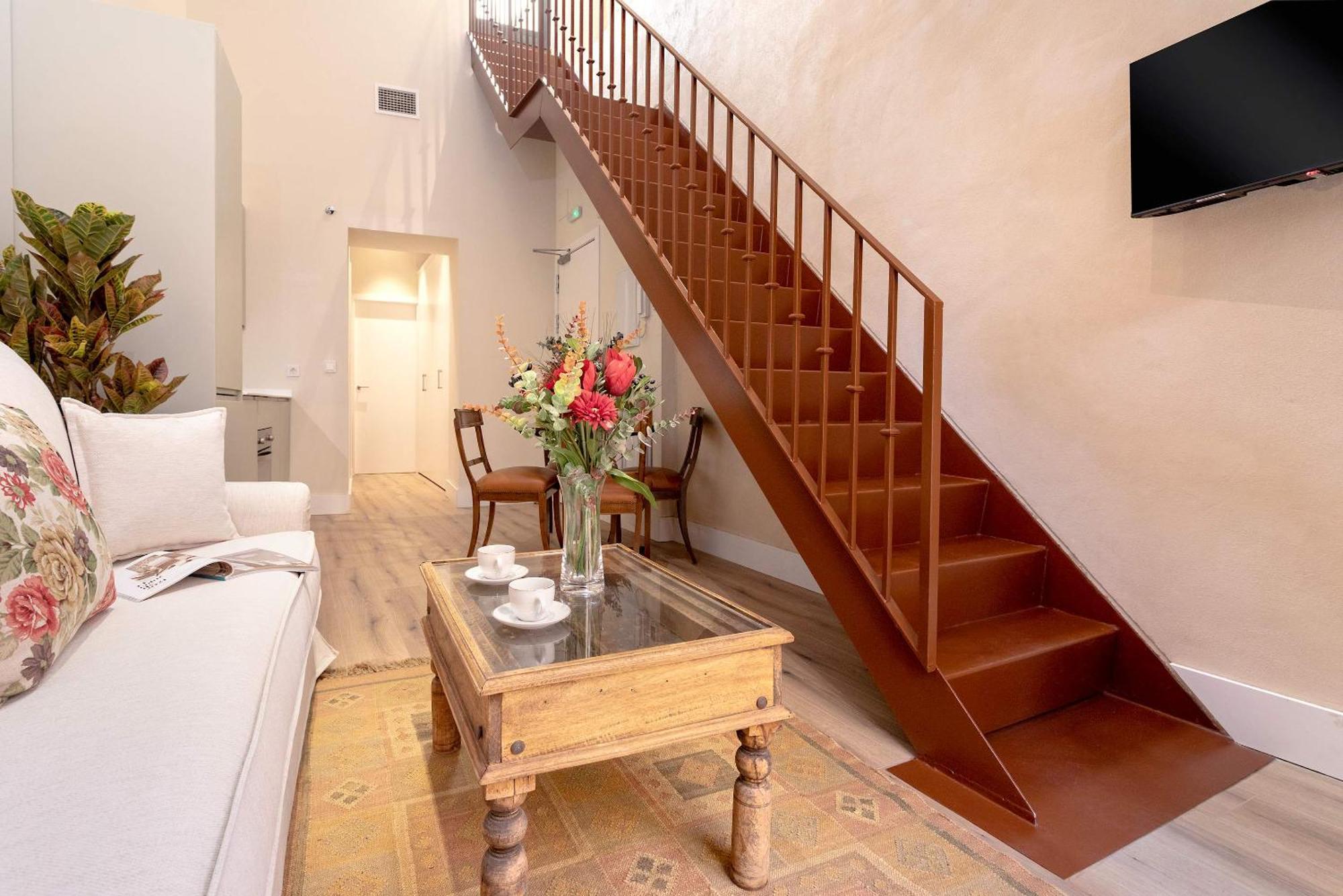 Apartment Genteel Rodrigo Caro *