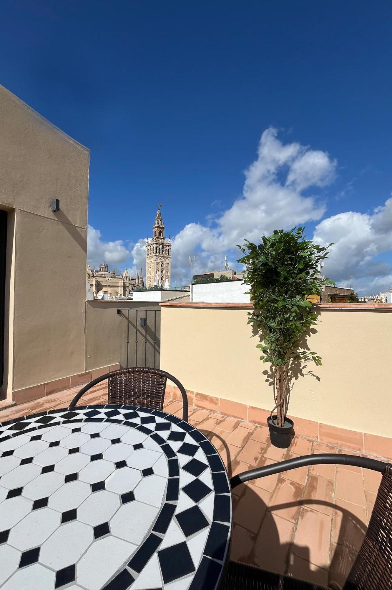 Apartment Genteel Rodrigo Caro *