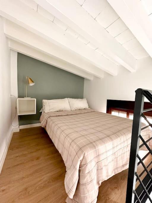 Atico Duplex Triana , Apartment *