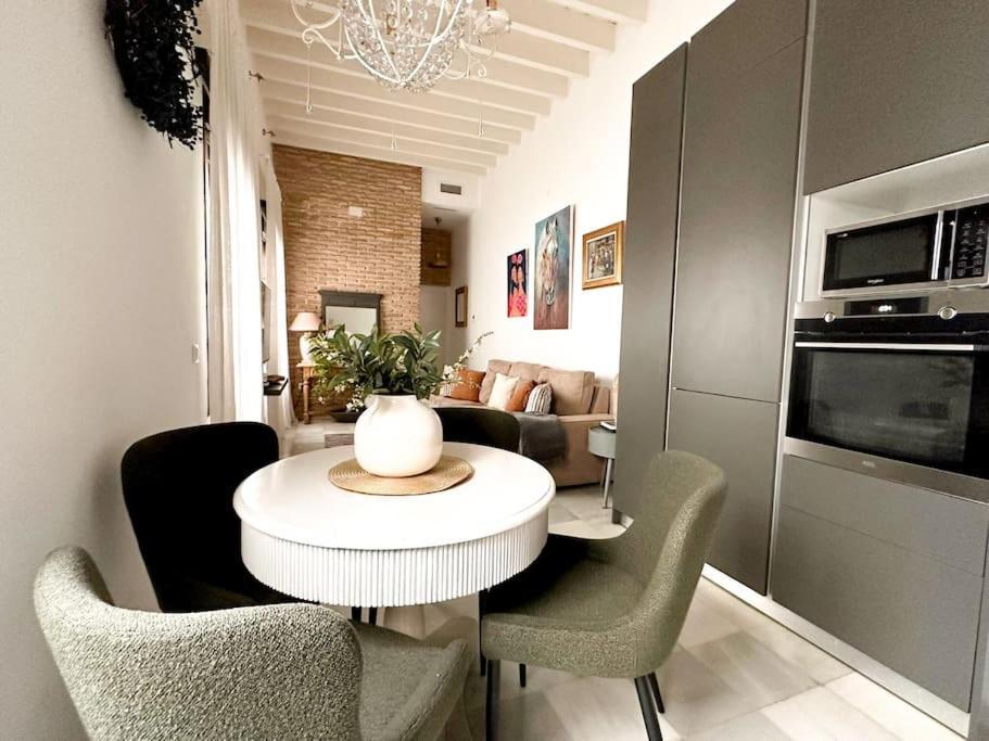 Atico Duplex Triana , * Seville