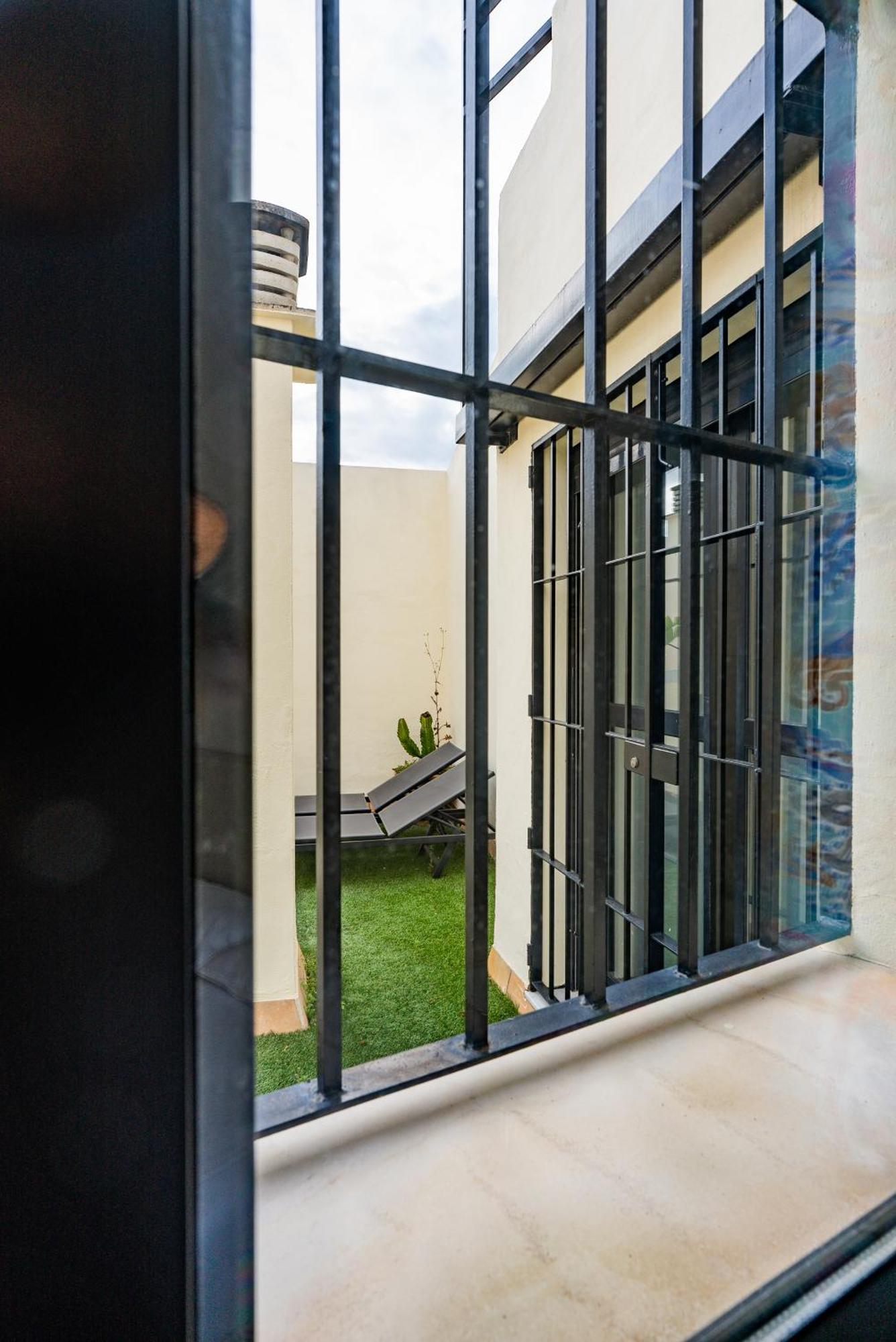 Smartr Duenas Apartment