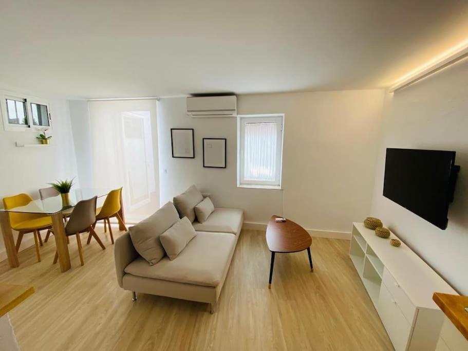 Mini Loft Con Patio En La Alameda De Apartment