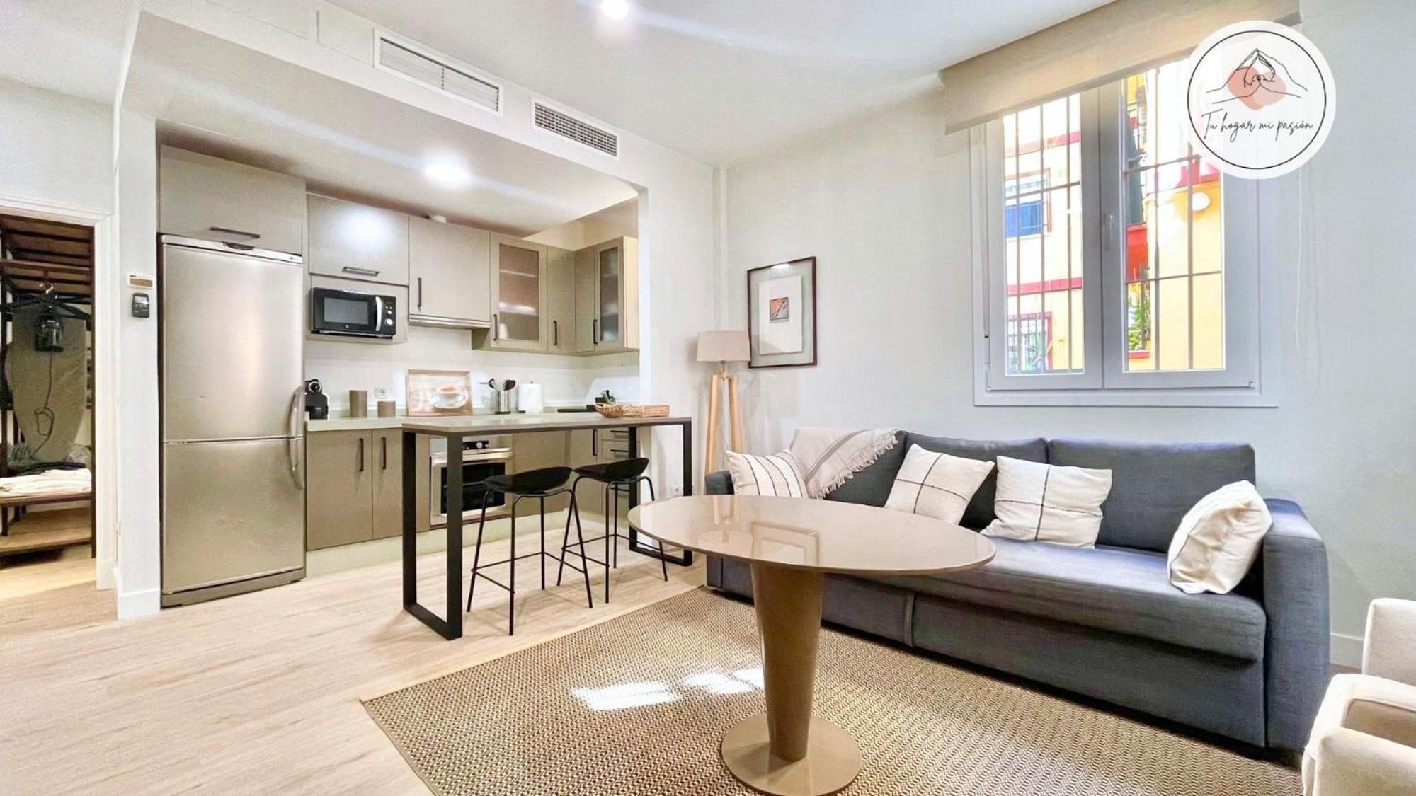 Lira Home, Centro *