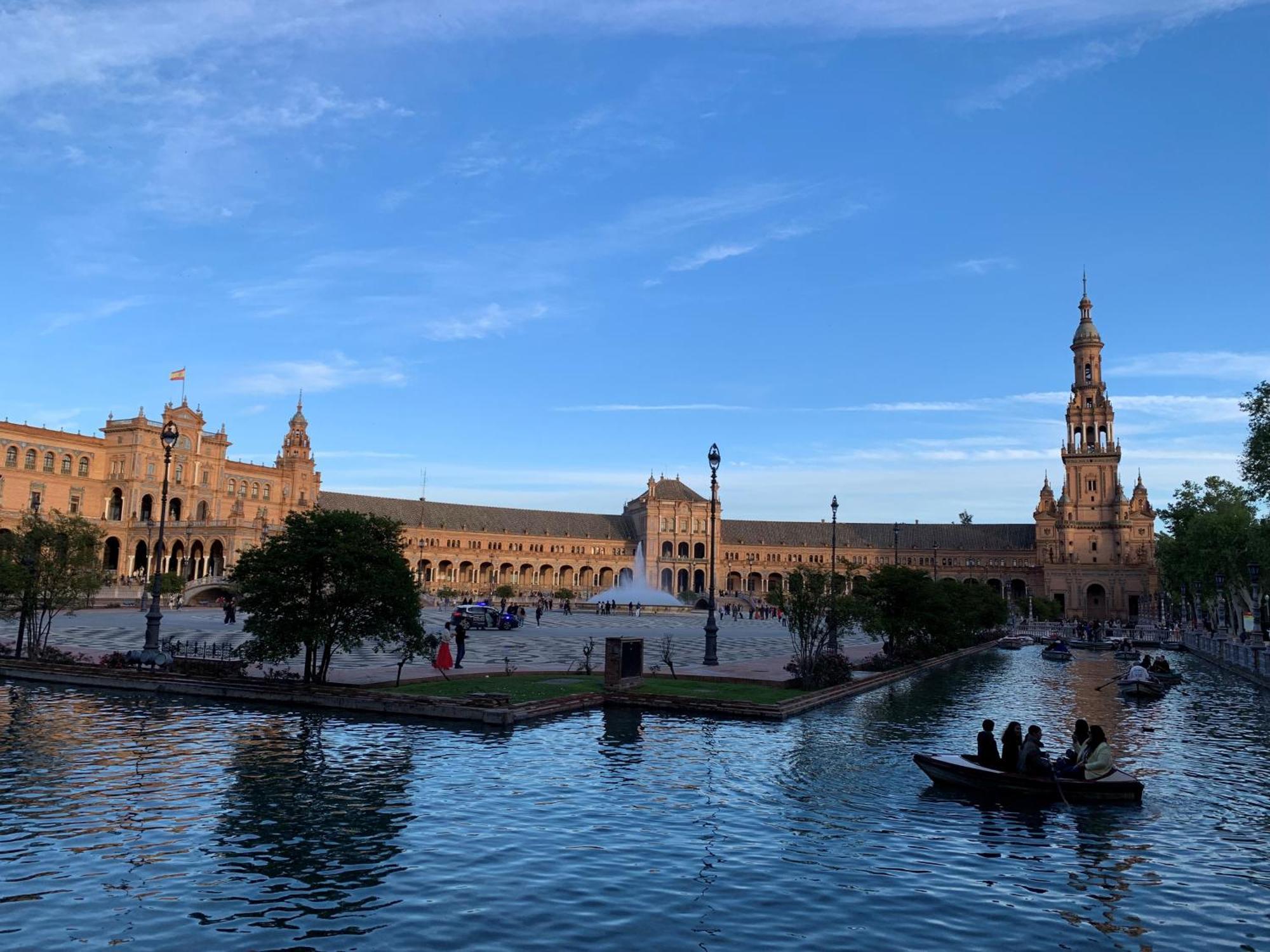 Bonito, Tranquilo Y Fresco En Nervion Seville