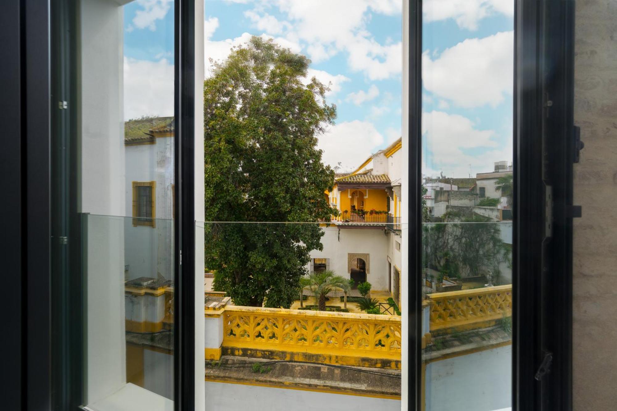 Apartment Luxury Overlooking Casa Pilatos Seville