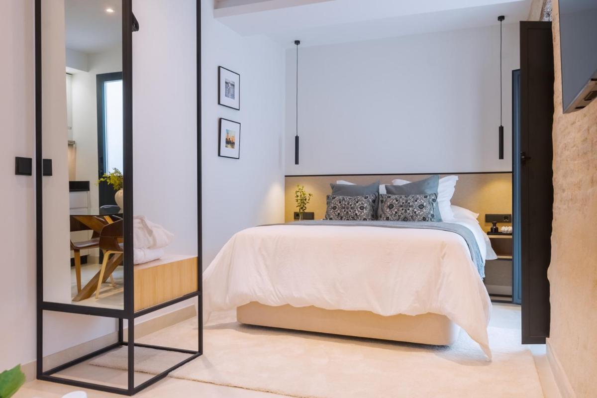 Luxurious Overlooking Casa Pilatos Apartment
