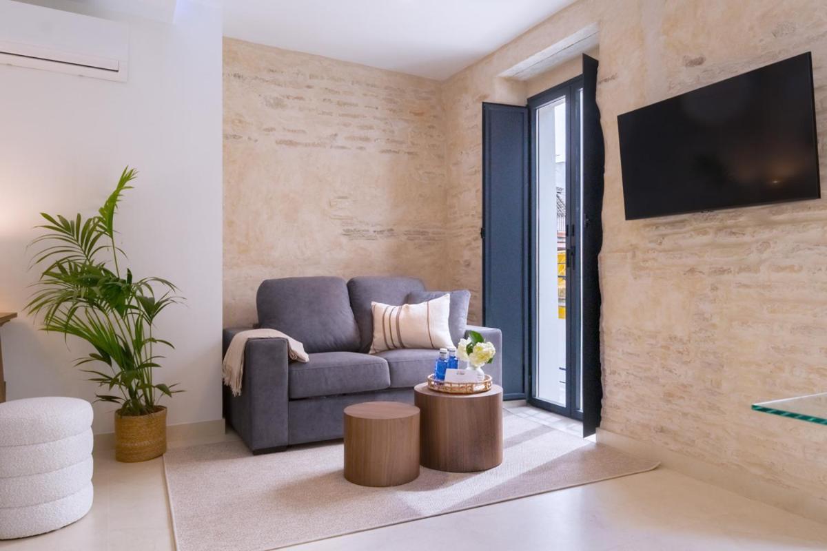 Luxury Overlooking Casa Pilatos