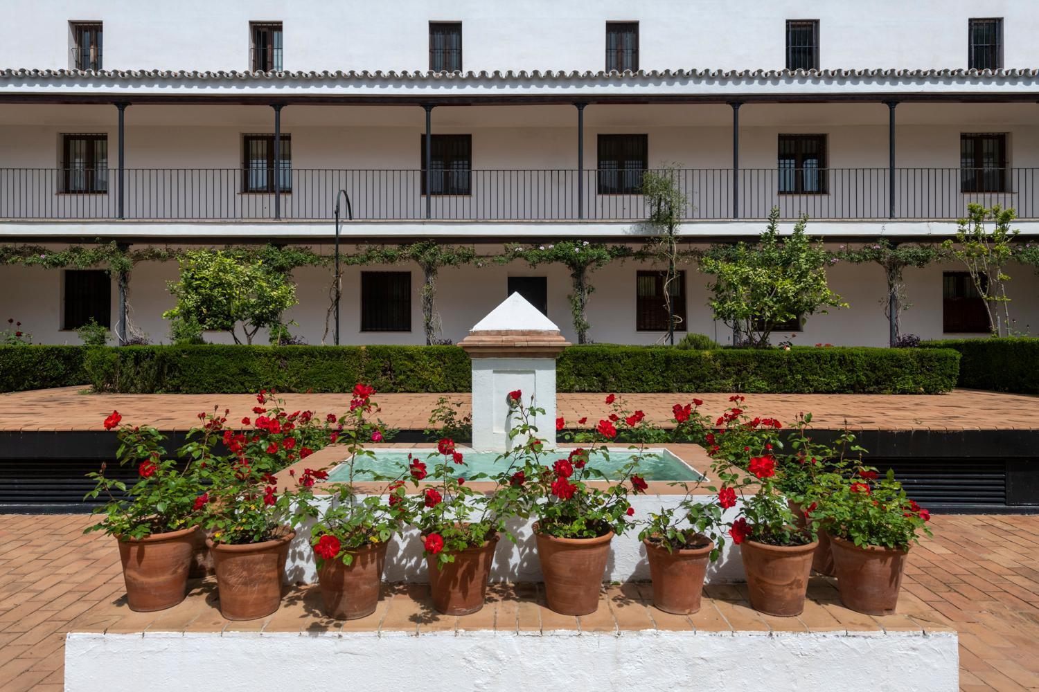 Apartment Magno San Laureano - Private Parking Included *