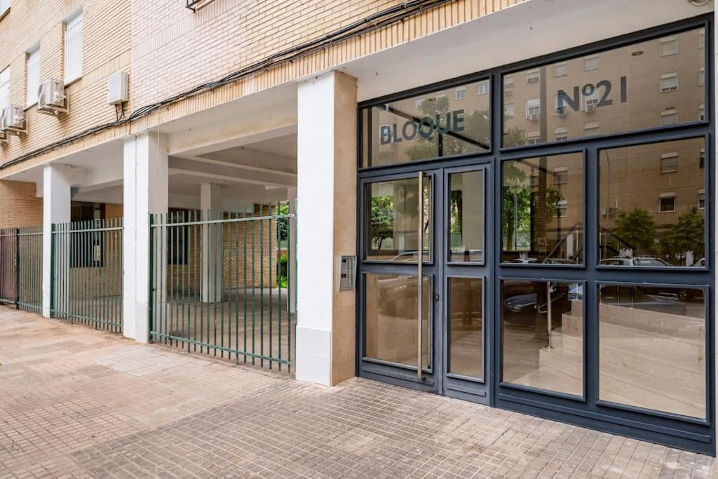Apartamento Centric And Spacious Flat With Free Car Park Sevilla