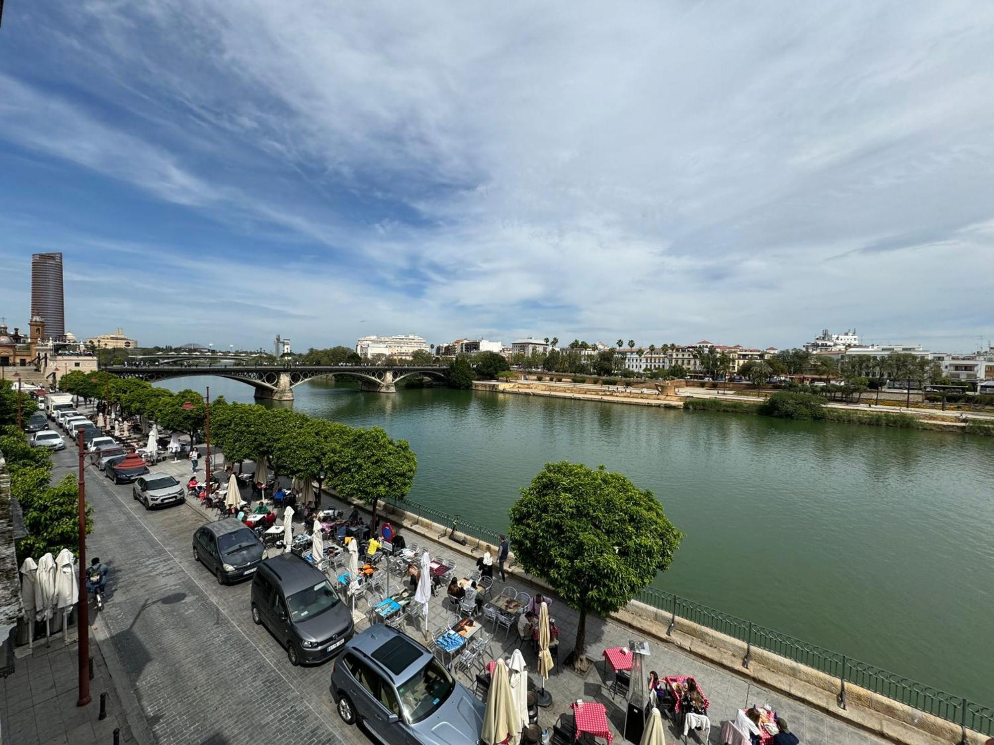 Apartment Wonderful Duplex In Calle Betis
