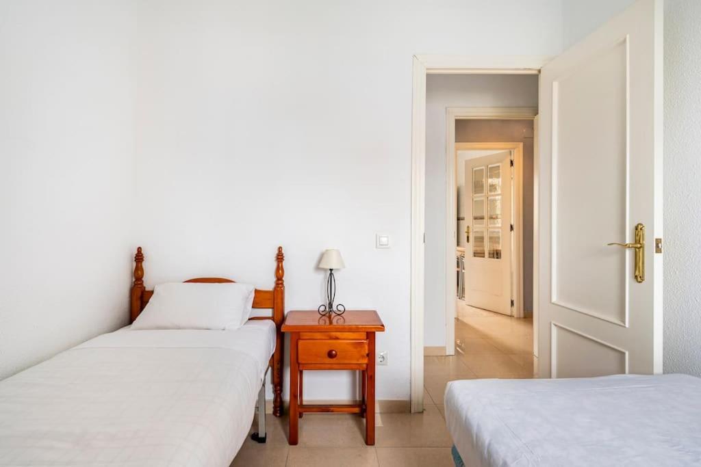 Centric And Spacious Flat With Free Car Park Sevilla
