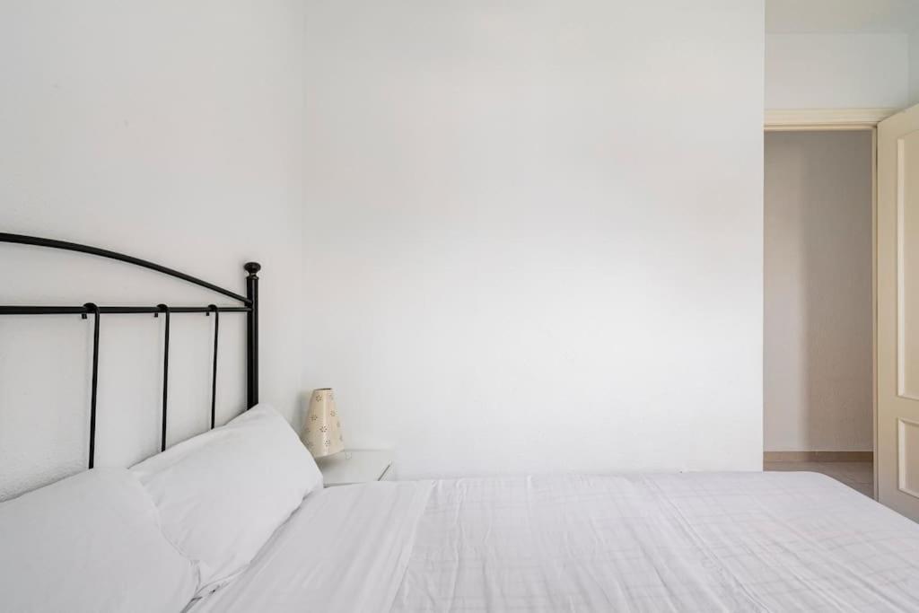 Centric And Spacious Flat With Free Car Park Apartamento