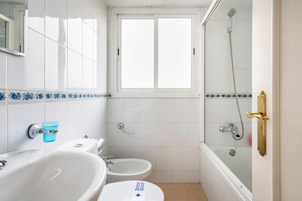 Centric And Spacious Flat With Free Car Park Apartamento Sevilla