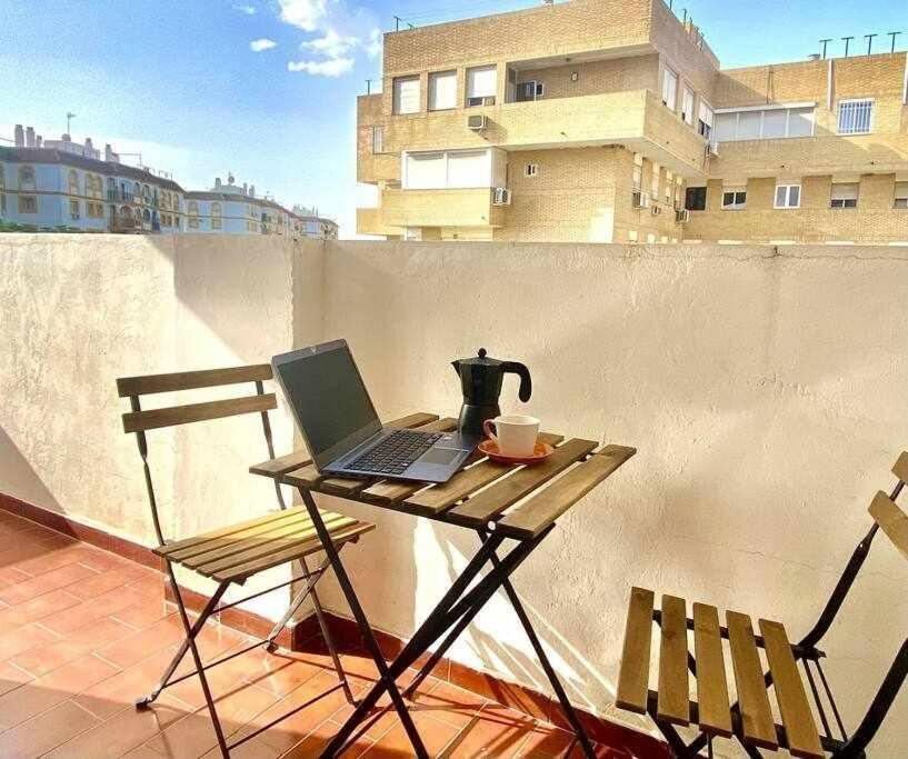 Centric And Spacious Flat With Free Car Park Sevilla
