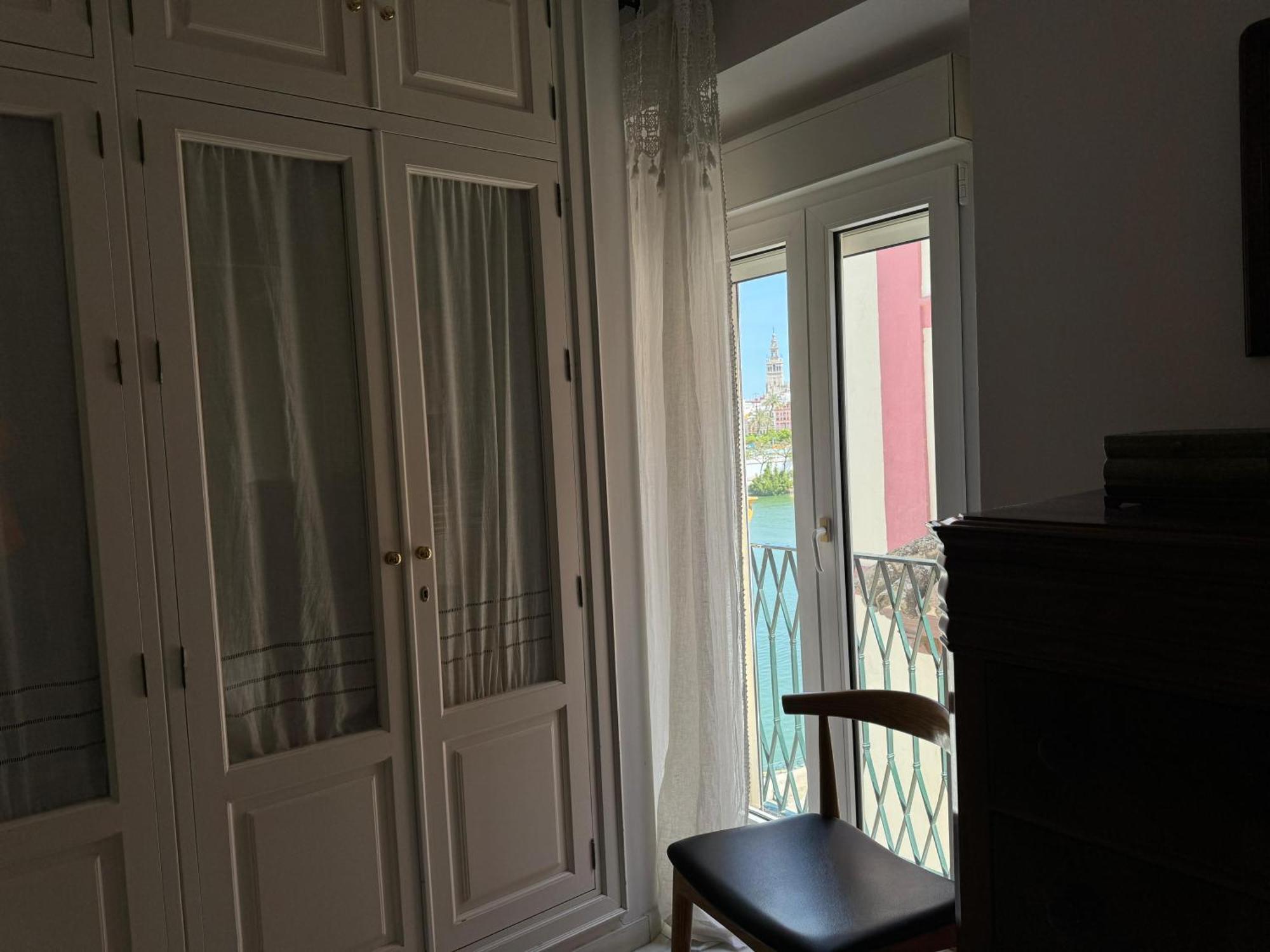 Wonderful Duplex In Calle Betis Apartment