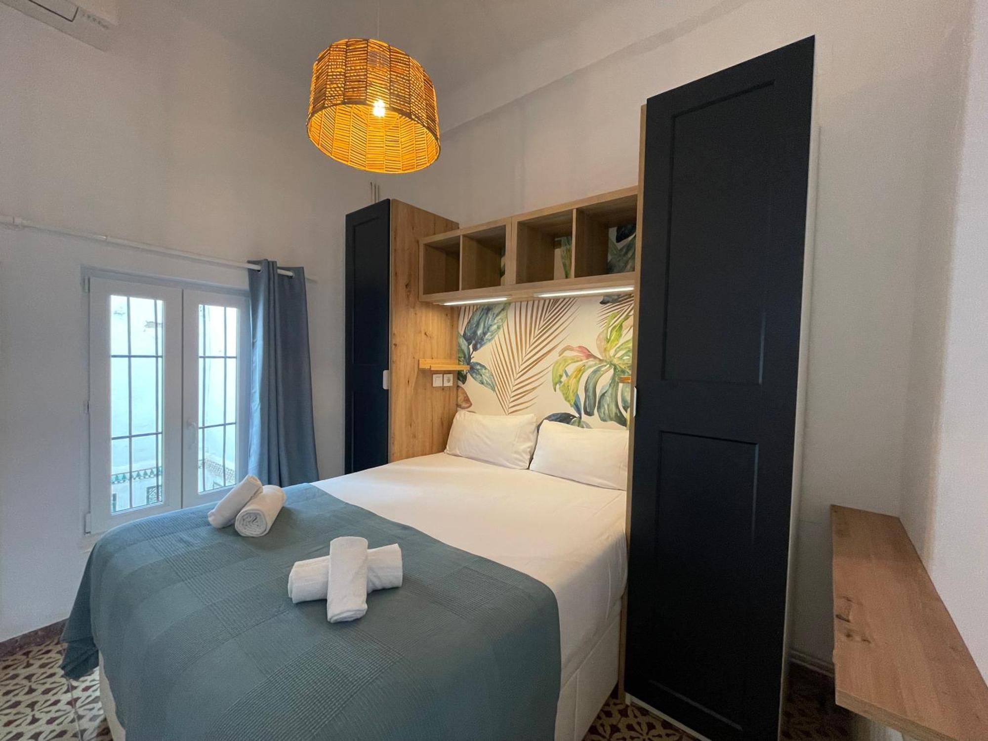 House -rooftop&jacuzzi -stayinseville Villa