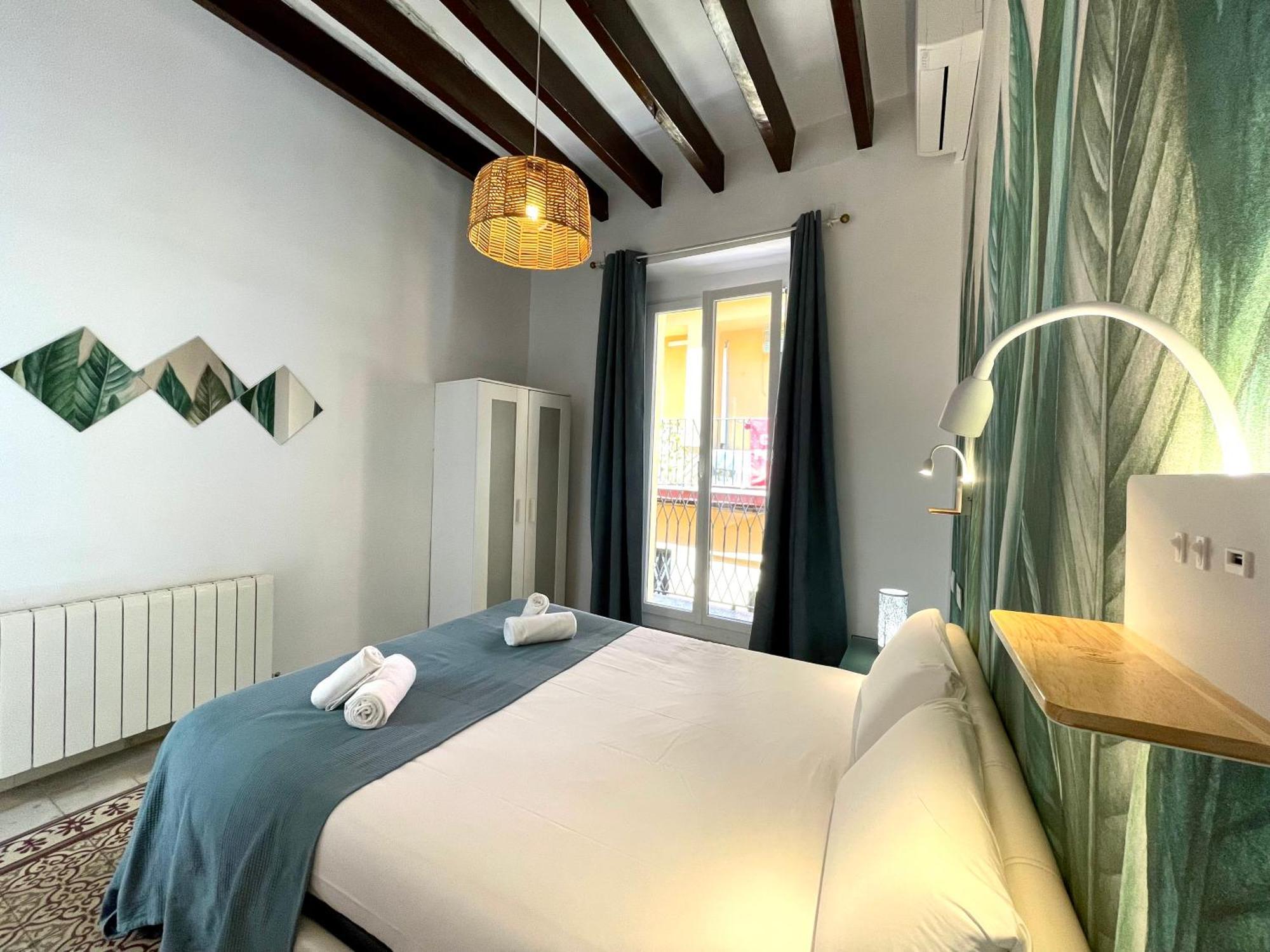 Villa House -rooftop&jacuzzi -stayinseville *