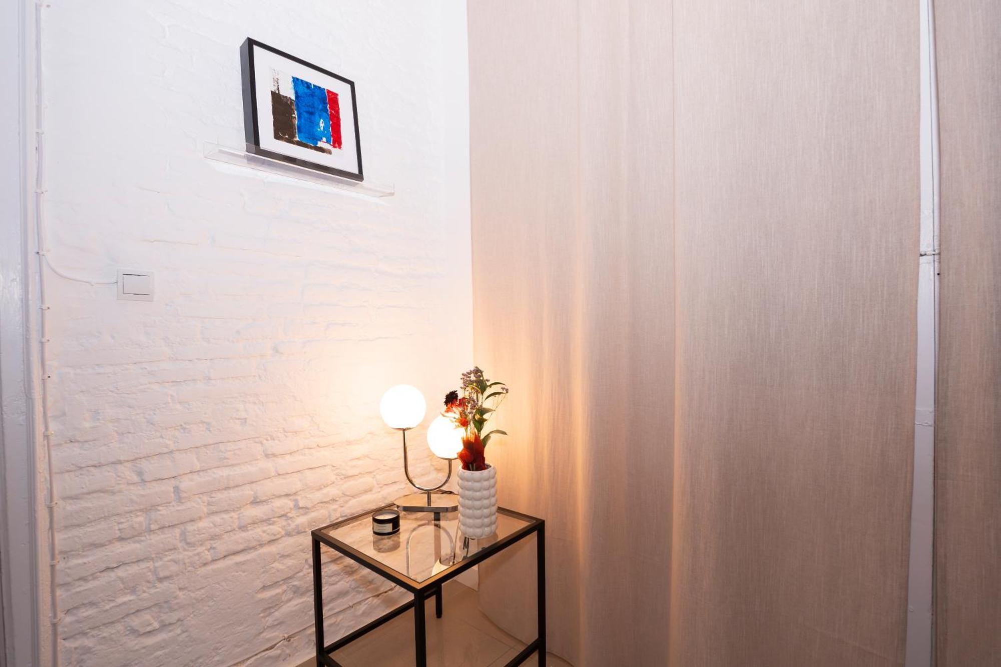 Petite California Dos De Mayo Apartment Seville