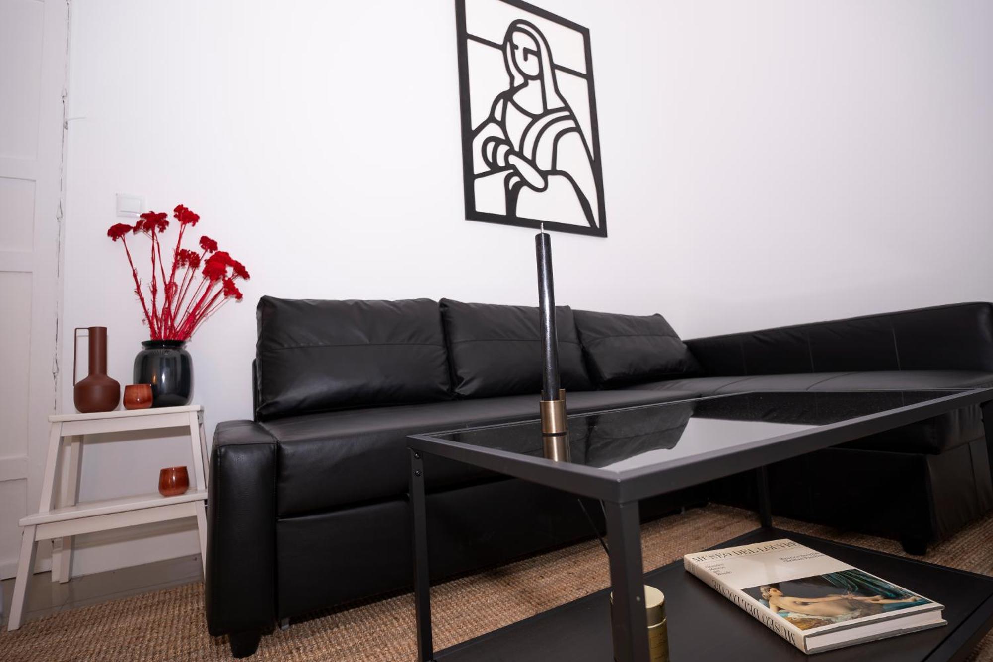 Petite California Dos De Mayo Apartment Seville