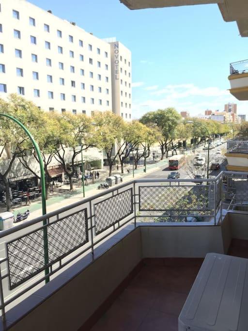 Apartment Amplio Piso En Nervion, Excelente Zona De La Ciudad. *