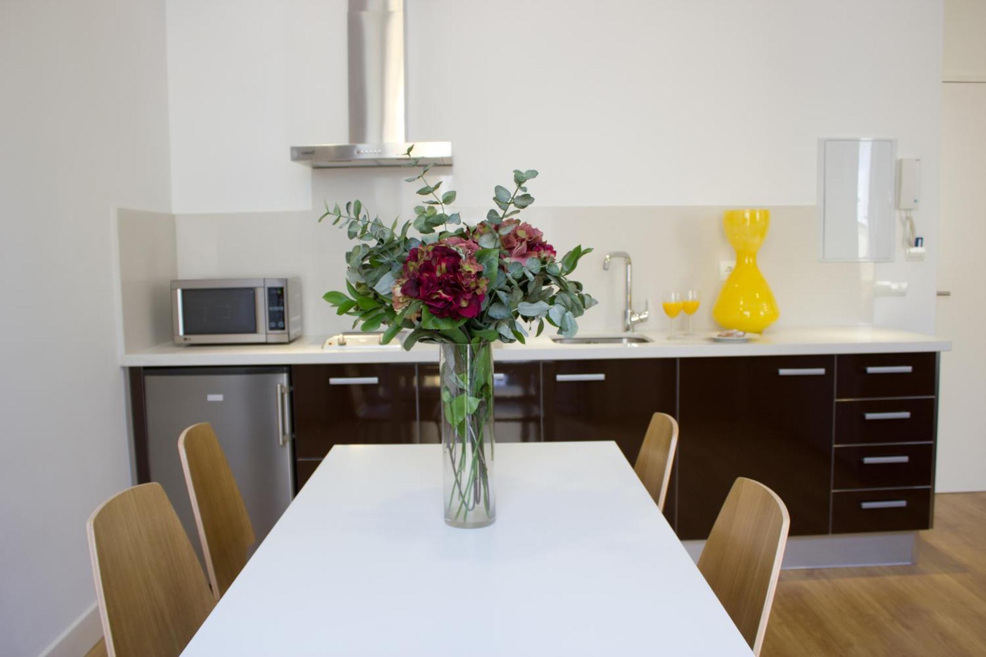 Apartment Life Alberto Lista *