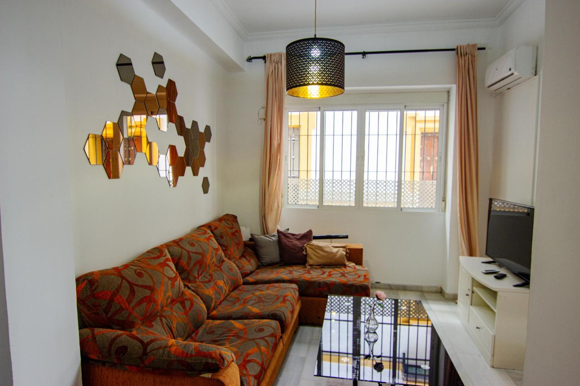 Rentalsevilla Encantador En El Gran Poder