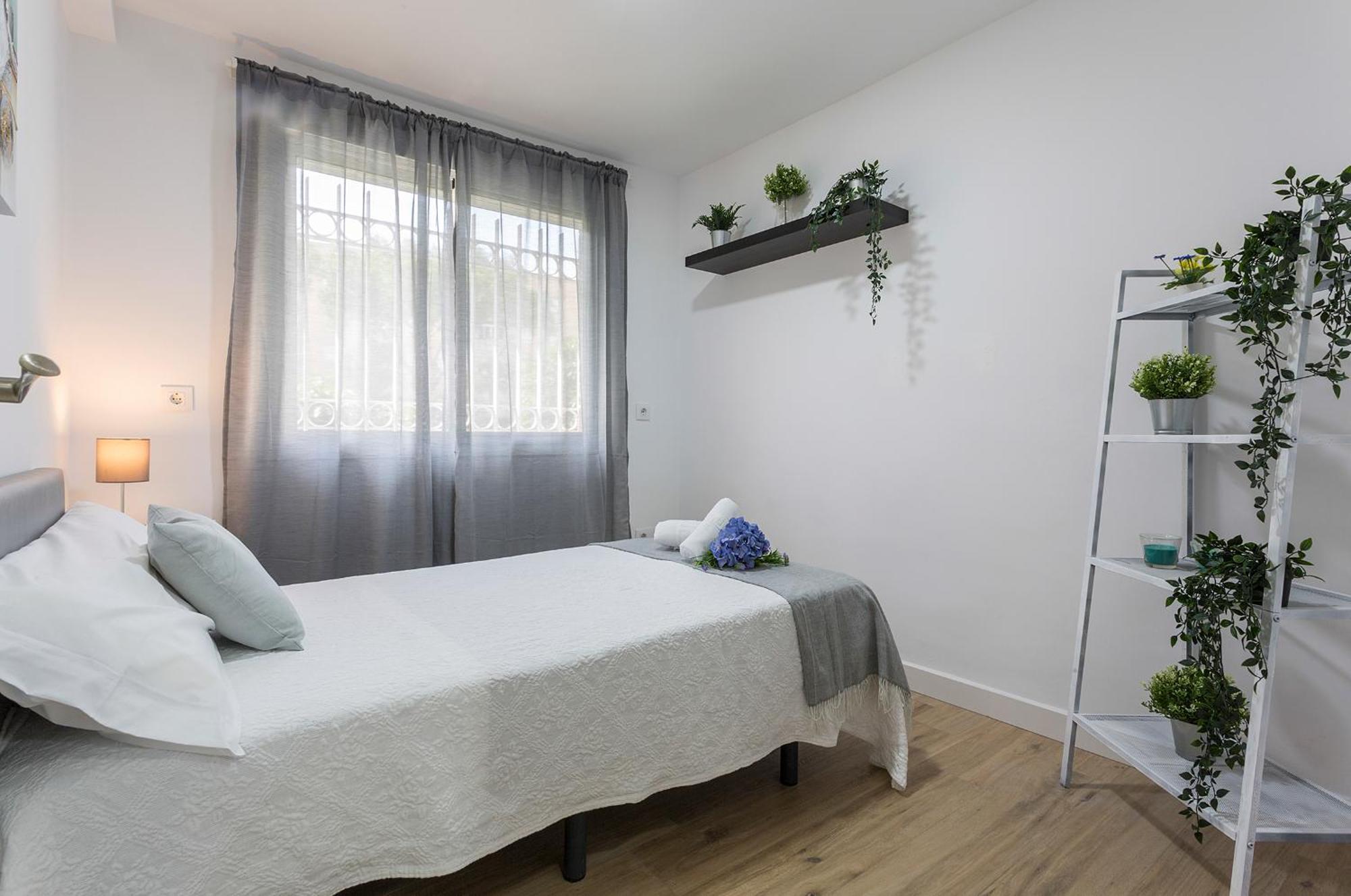 Centro Virgen Guia 3 Apartment *