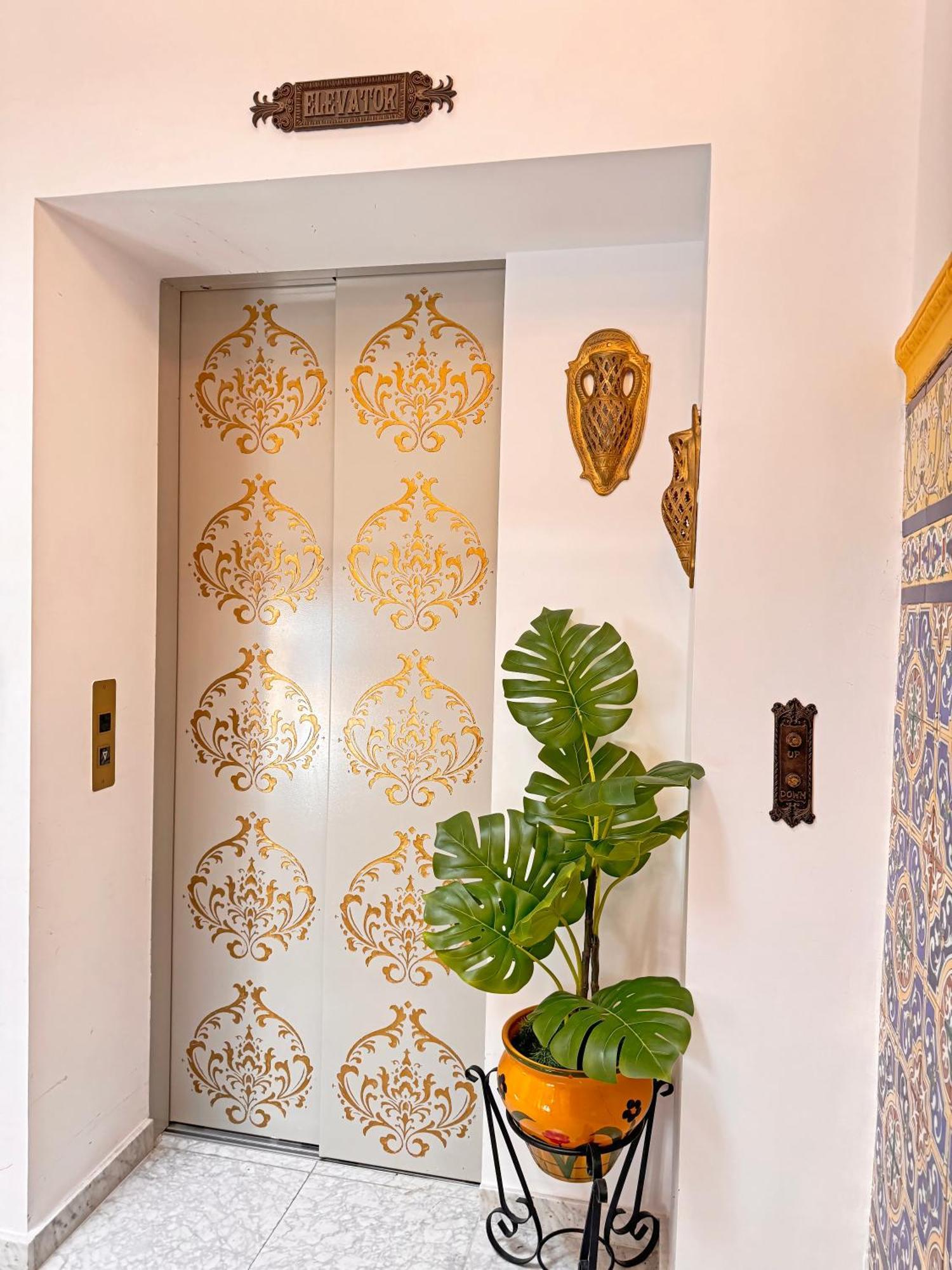 Palace-house Hercules Homestay