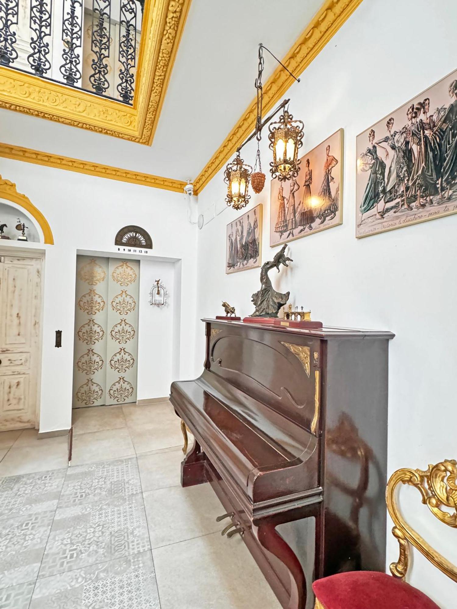 Palace-house Hercules *