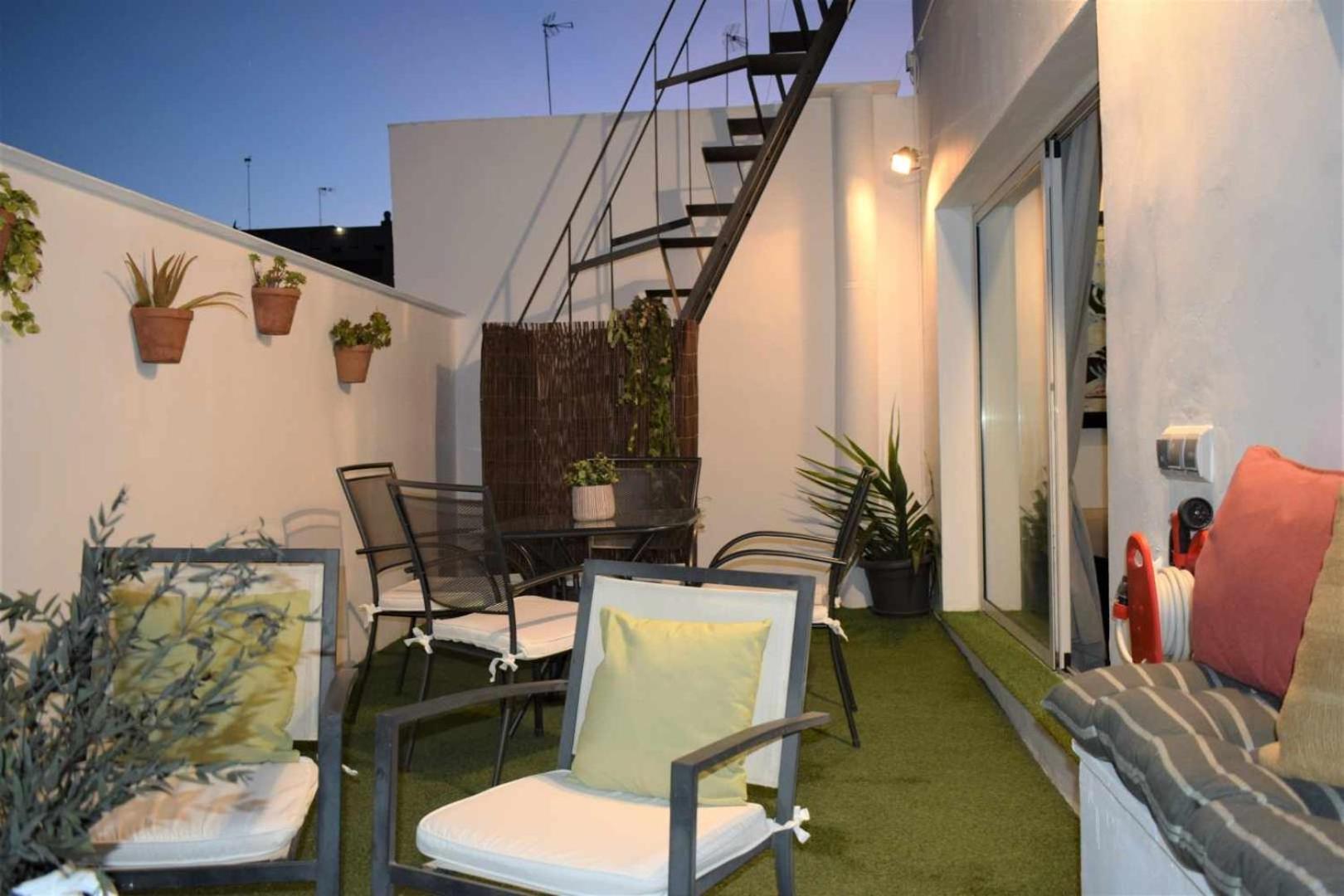Atico De Arte Banado En Sol Seville