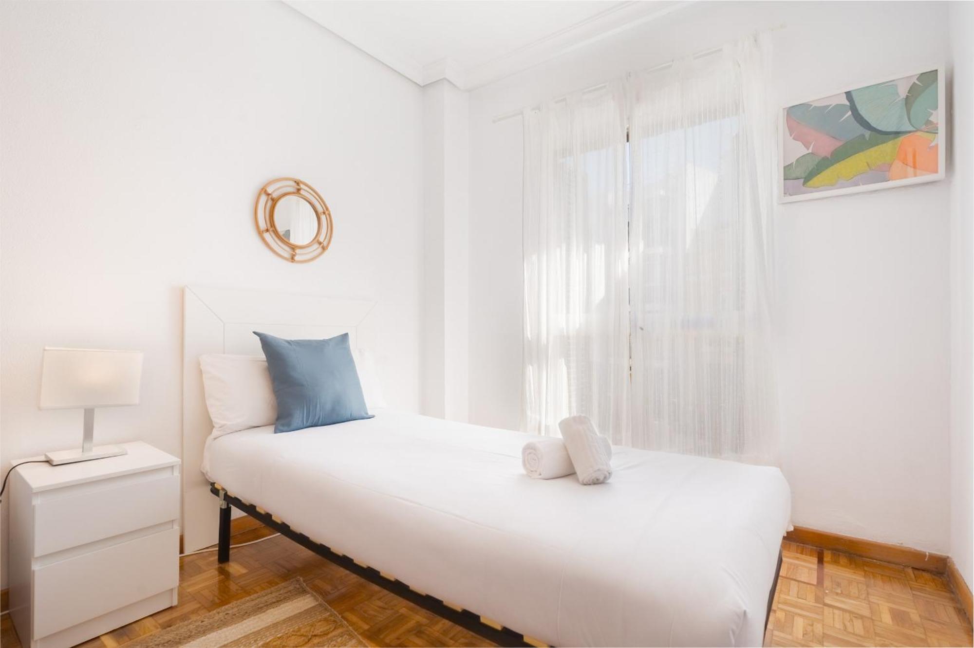 Bright Apt. Puerta Osario 3 Bedrooms 2 Bathrooms Apartment