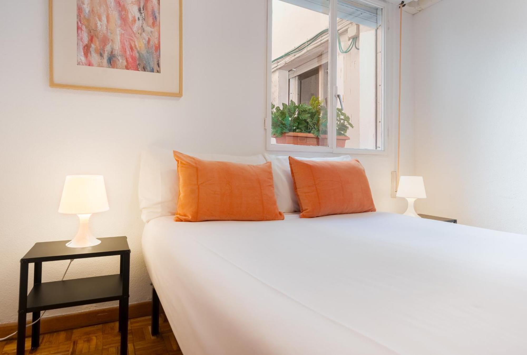 Apartment Bright Apt. Puerta Osario 3 Bedrooms 2 Bathrooms Seville