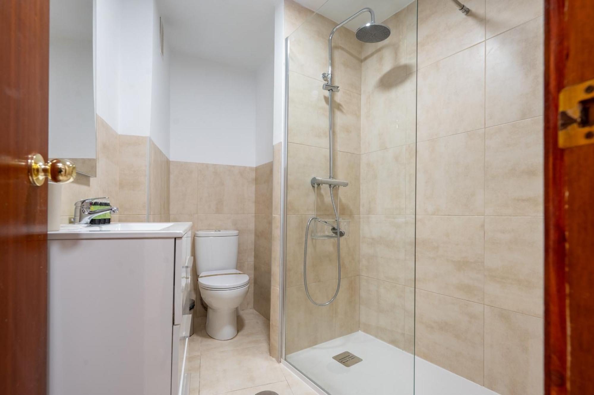 Bright Apt. Puerta Osario 3 Bedrooms 2 Bathrooms * Seville