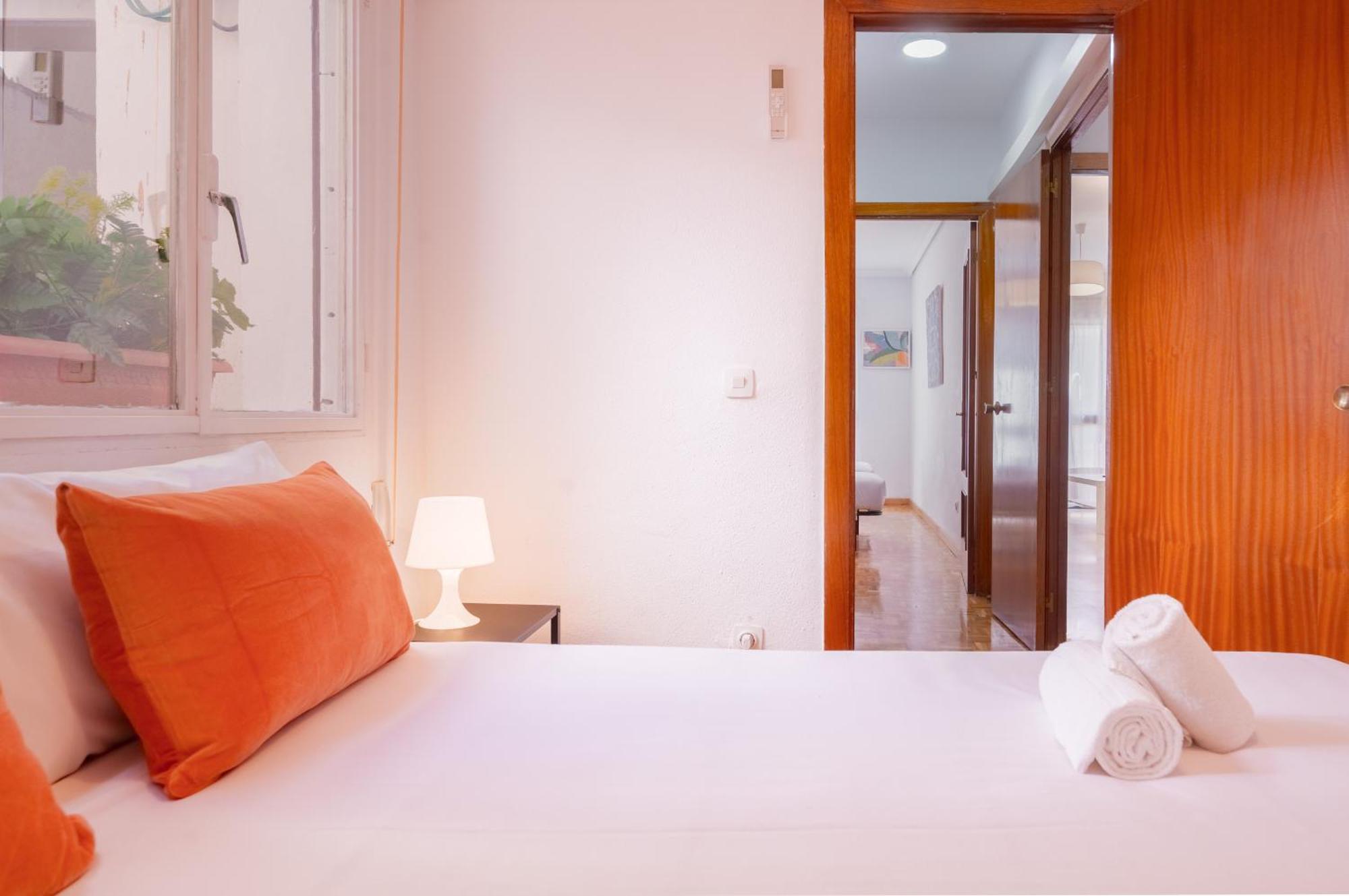 Apartment Bright Apt. Puerta Osario 3 Bedrooms 2 Bathrooms Seville