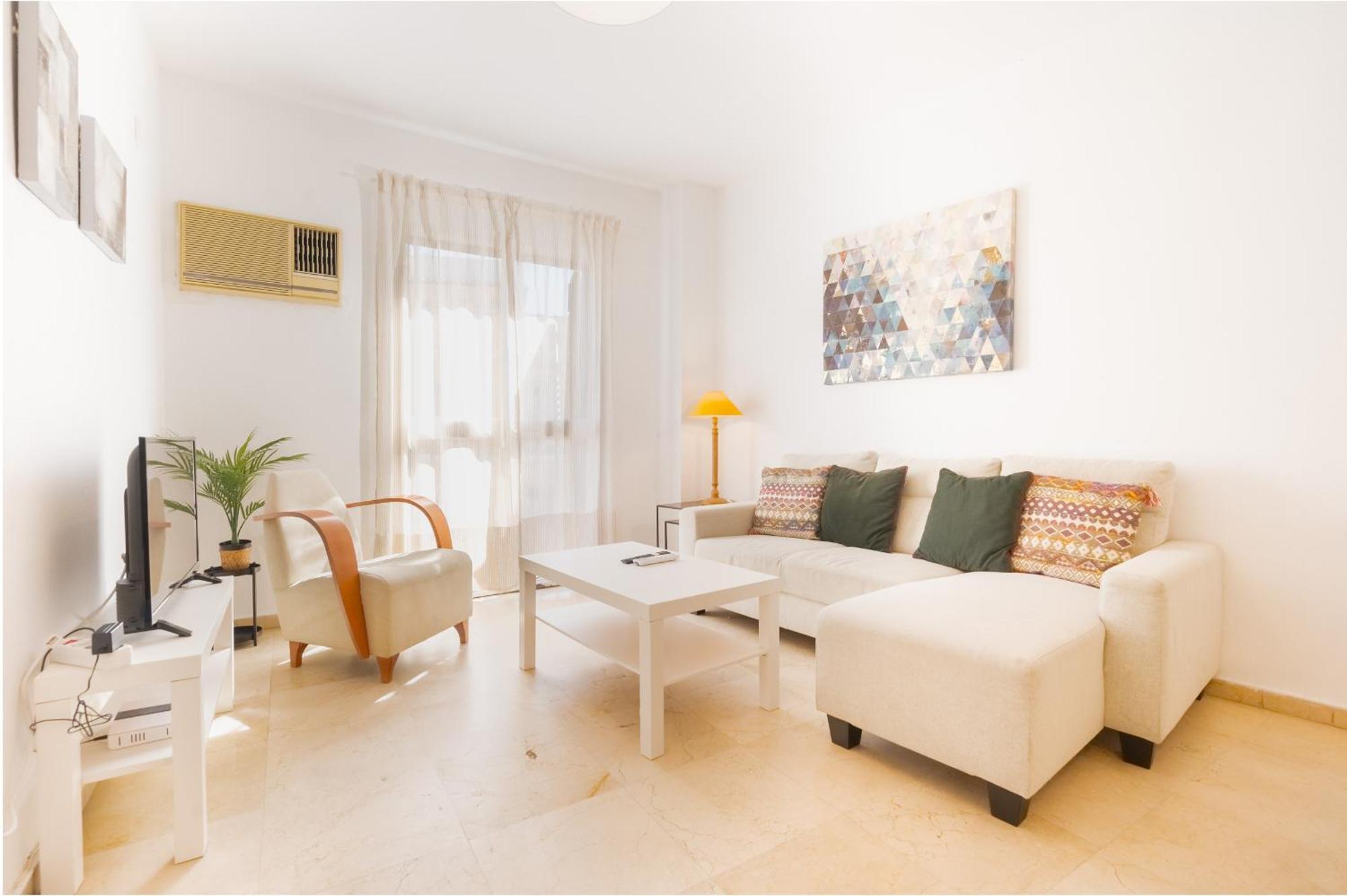 Bright Apt. Puerta Osario 3 Bedrooms 2 Bathrooms * Seville