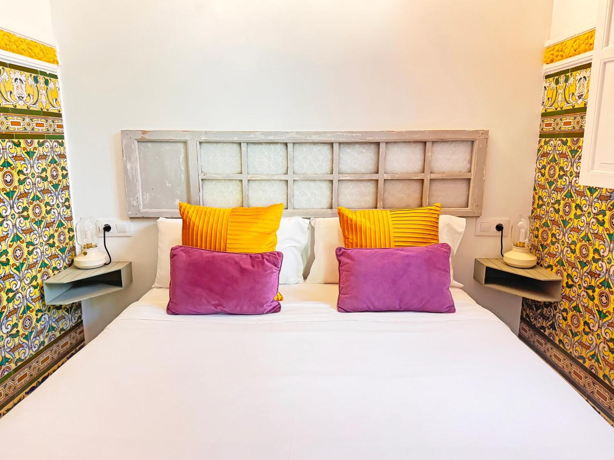 Homestay Palace-house Hercules Seville